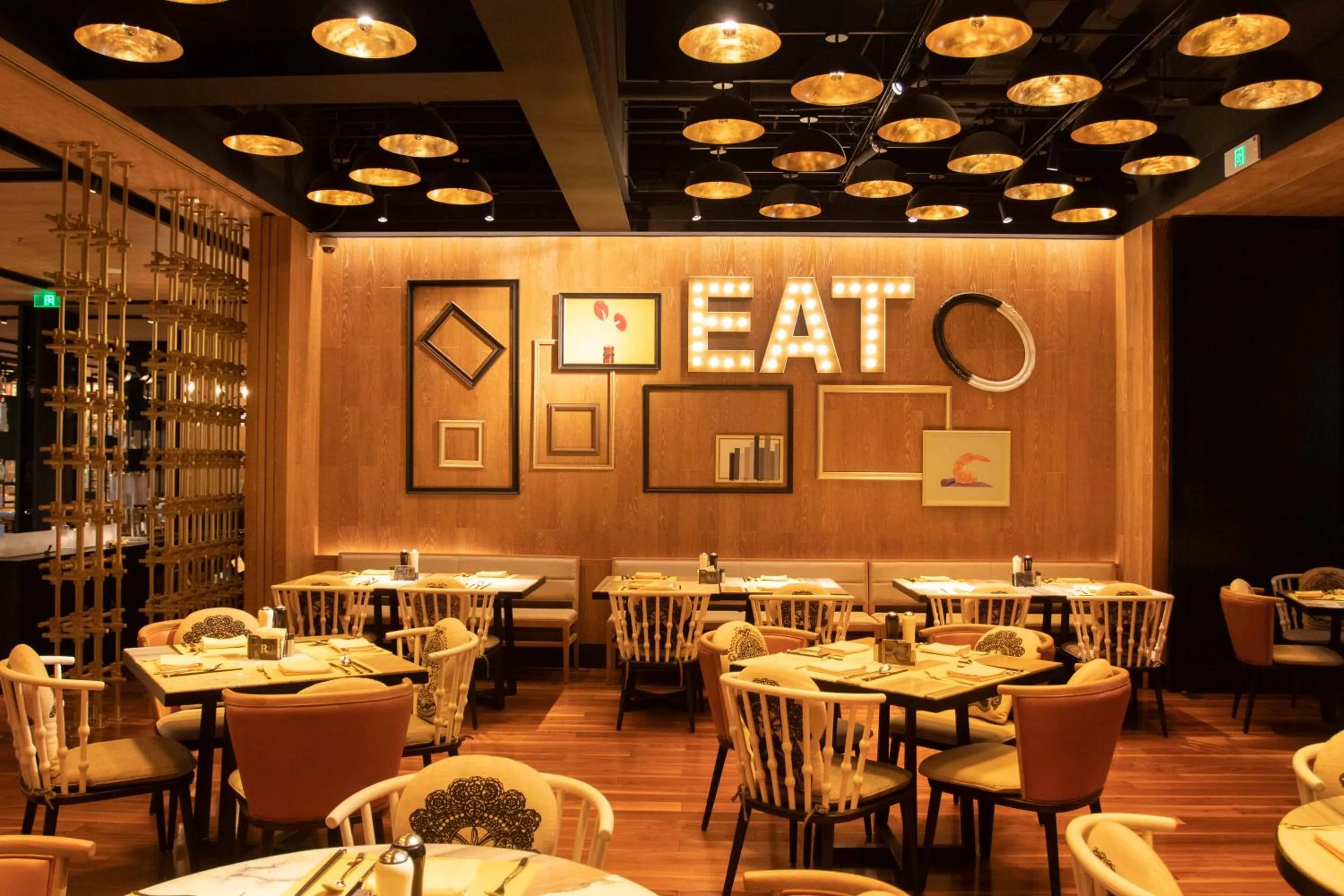 Restaurant/places to eat in Renaissance Hangzhou Northeast