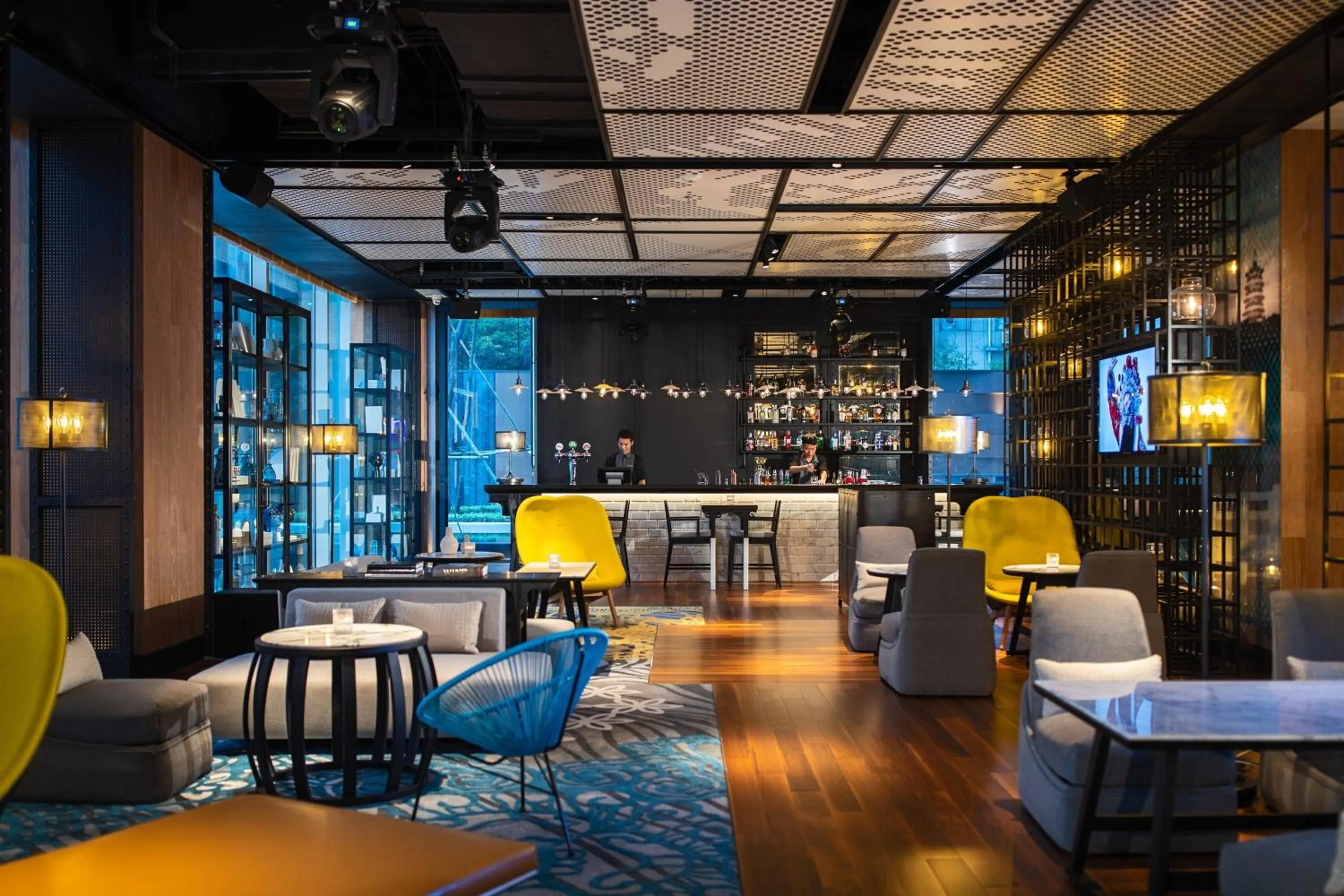Lounge or bar in Renaissance Hangzhou Northeast