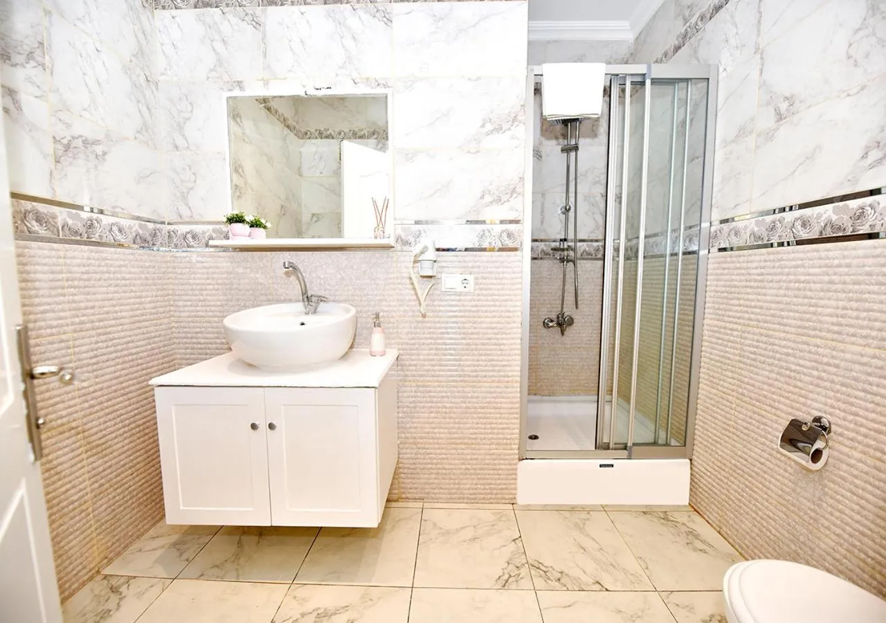 Bathroom in Royal Garden Suite and Hotel