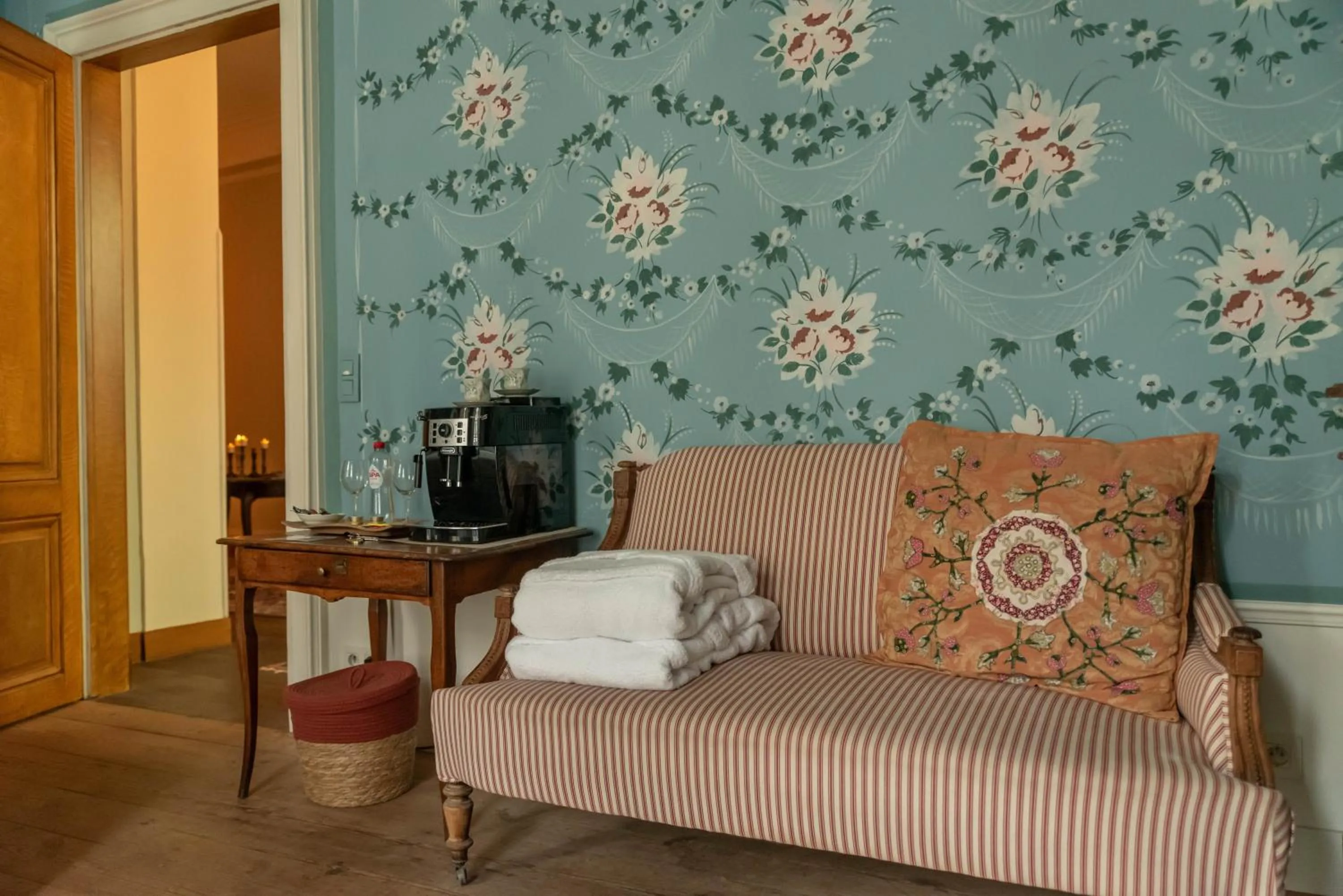 Coffee/tea facilities in B&B De Corenbloem Luxury Guesthouse - Adults Only