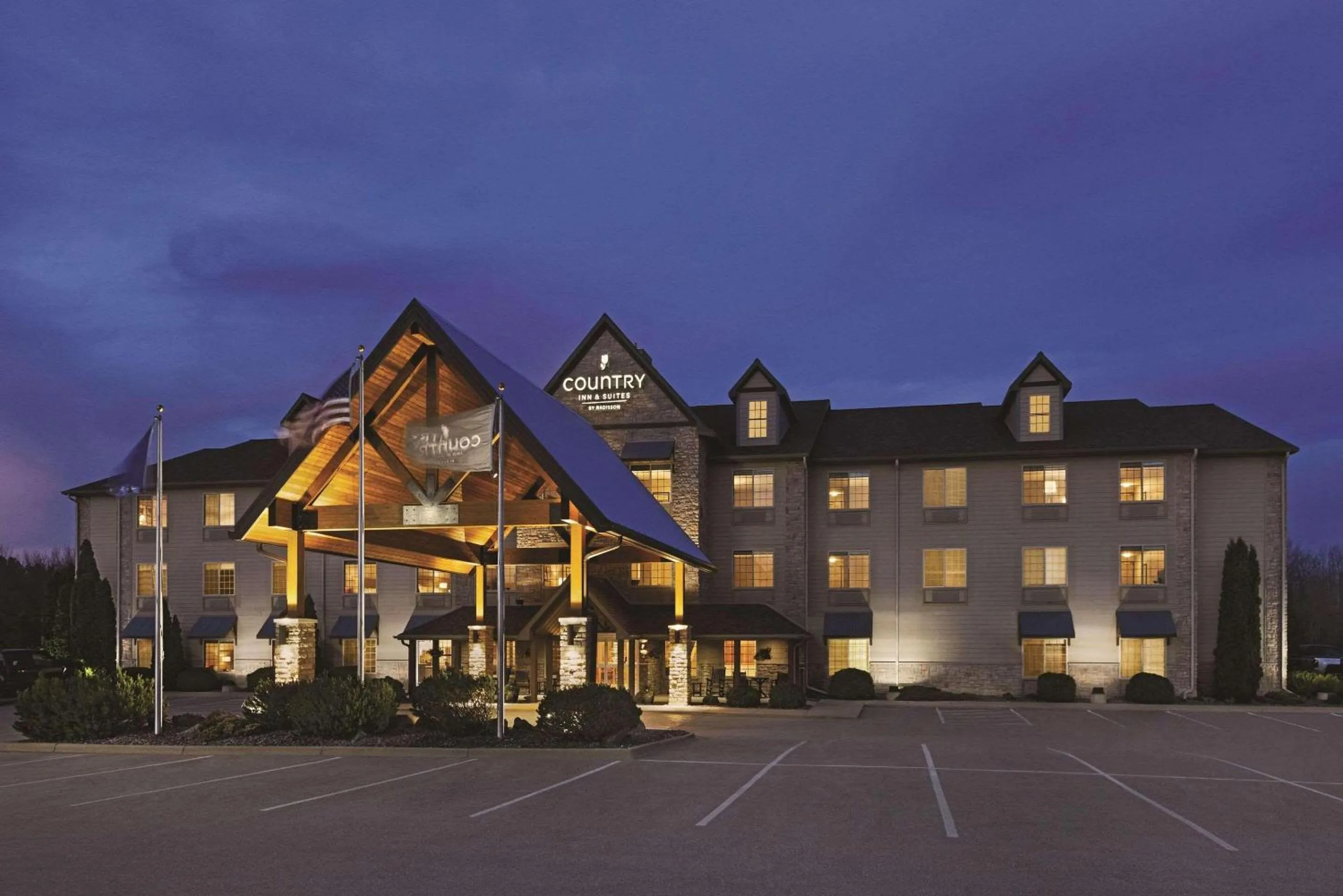 Property building in Country Inn & Suites by Radisson, Green Bay North