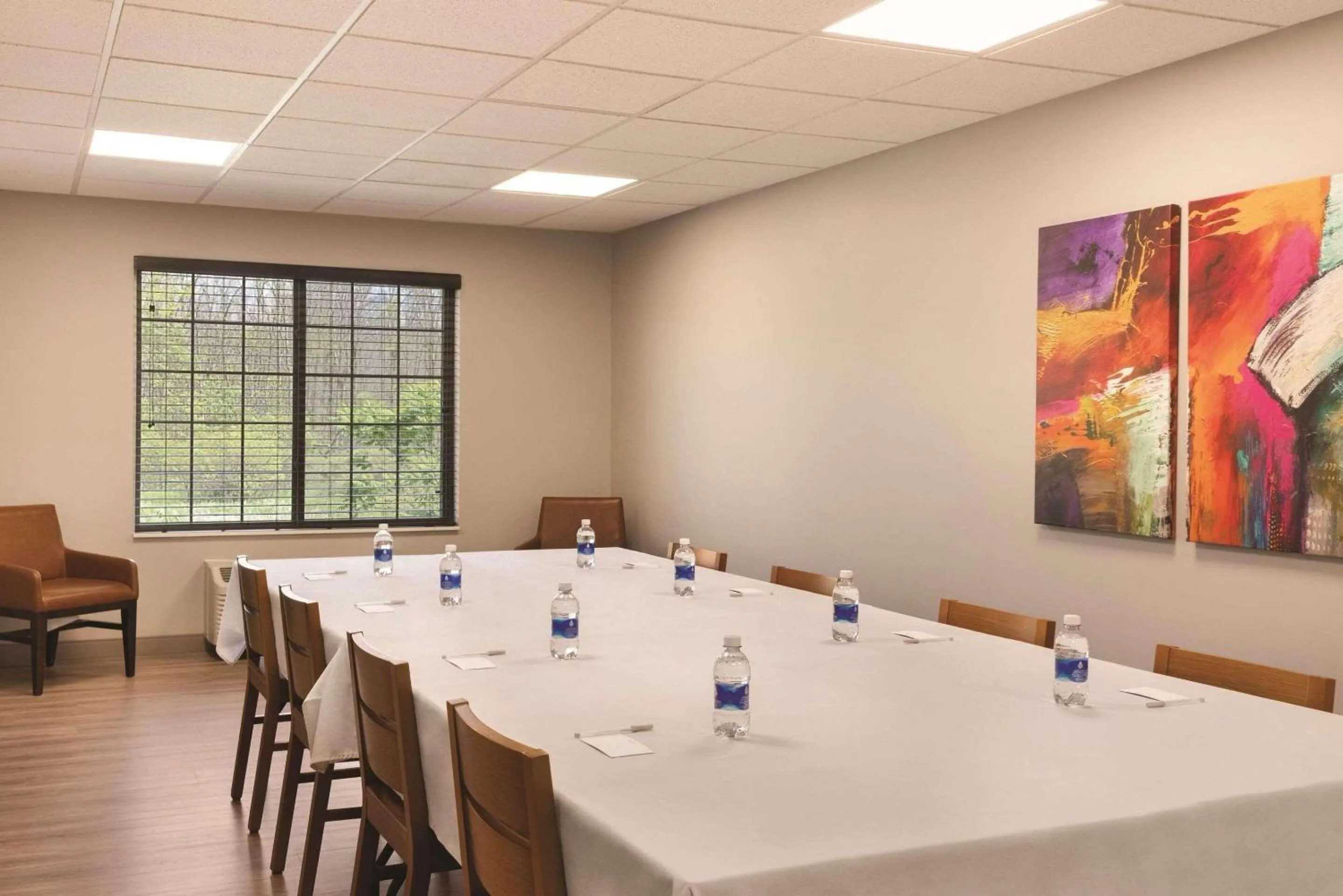 Meeting/conference room in Country Inn & Suites by Radisson, Green Bay North