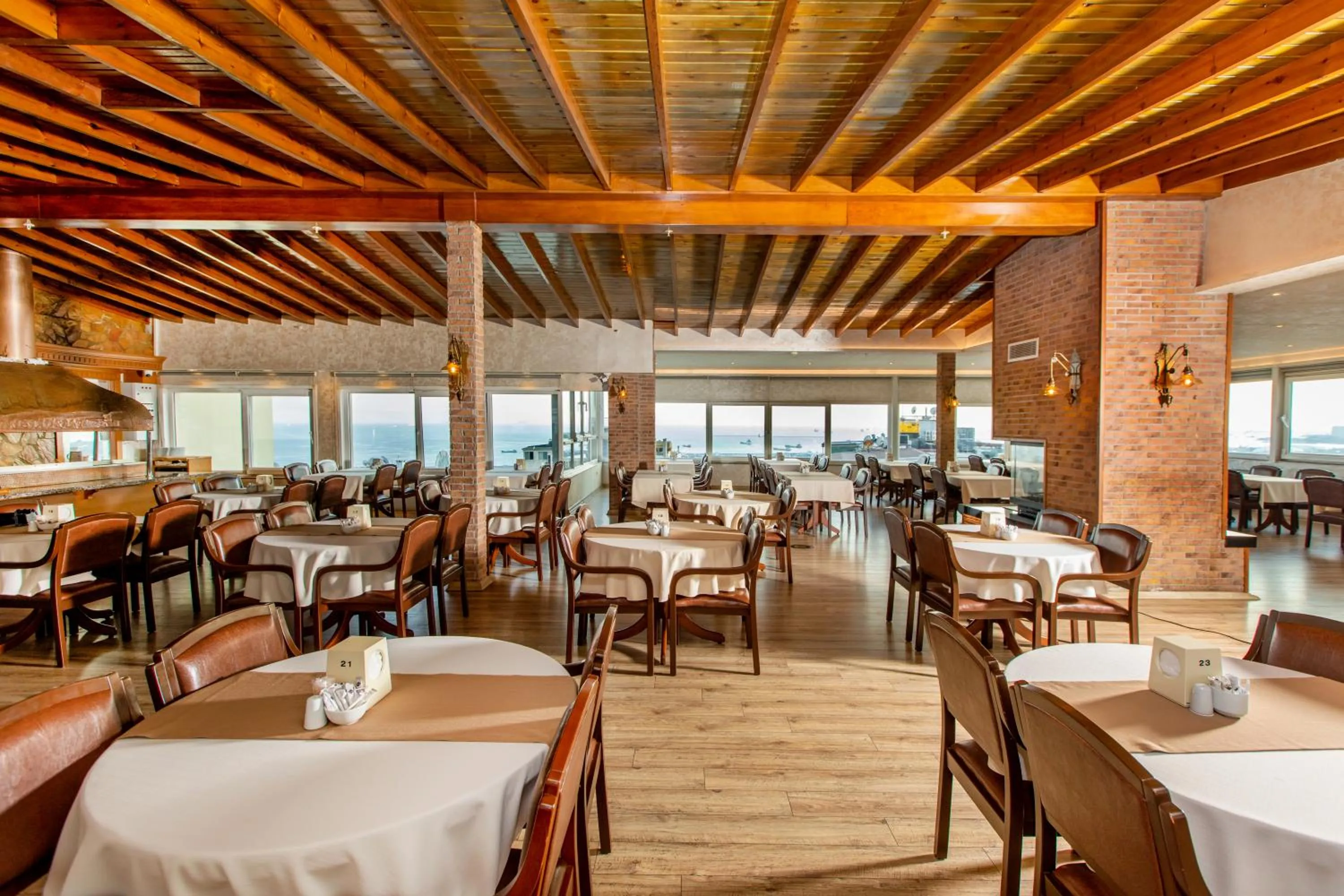 Restaurant/places to eat in Baron Hotel & Spa