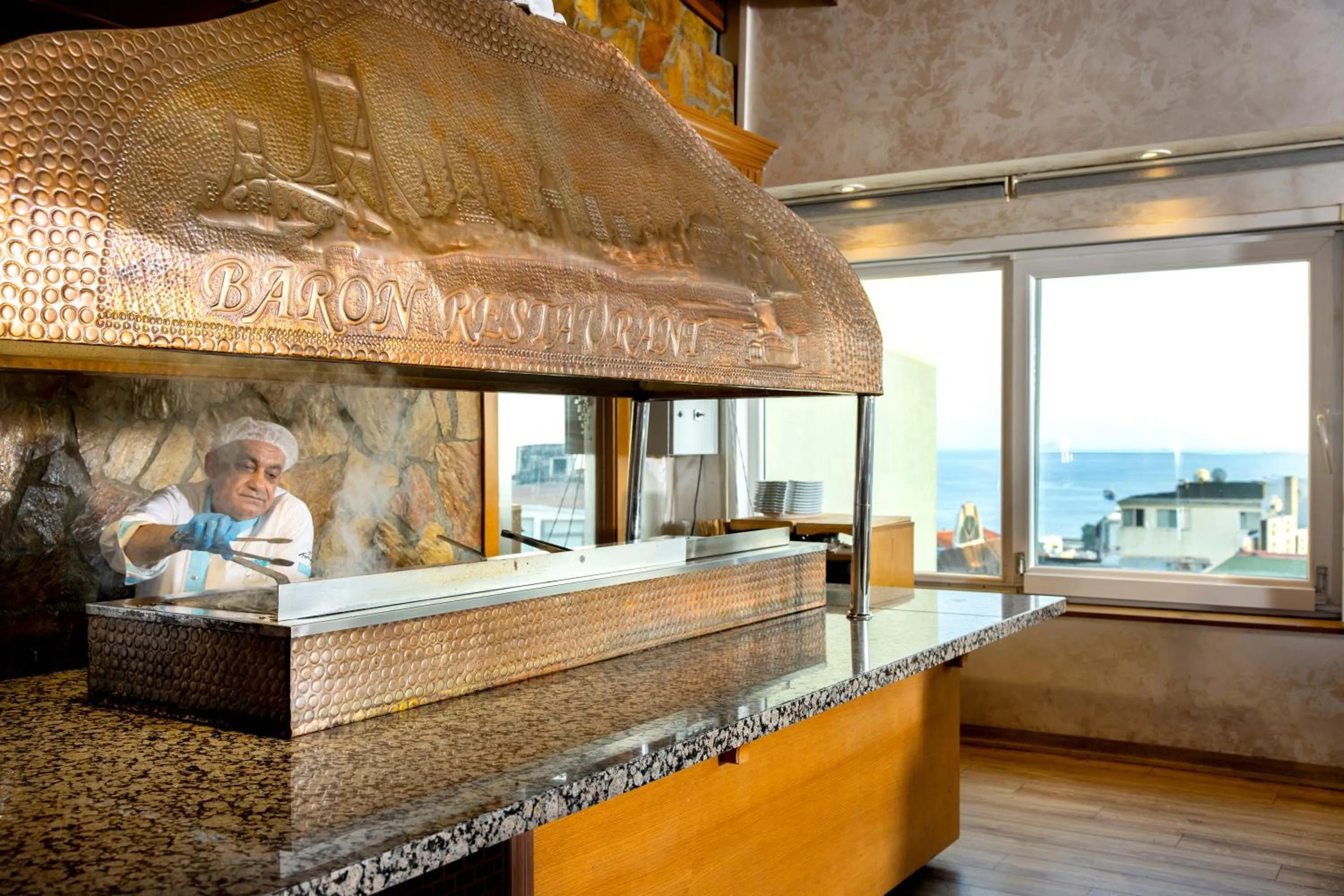 Restaurant/places to eat in Baron Hotel & Spa