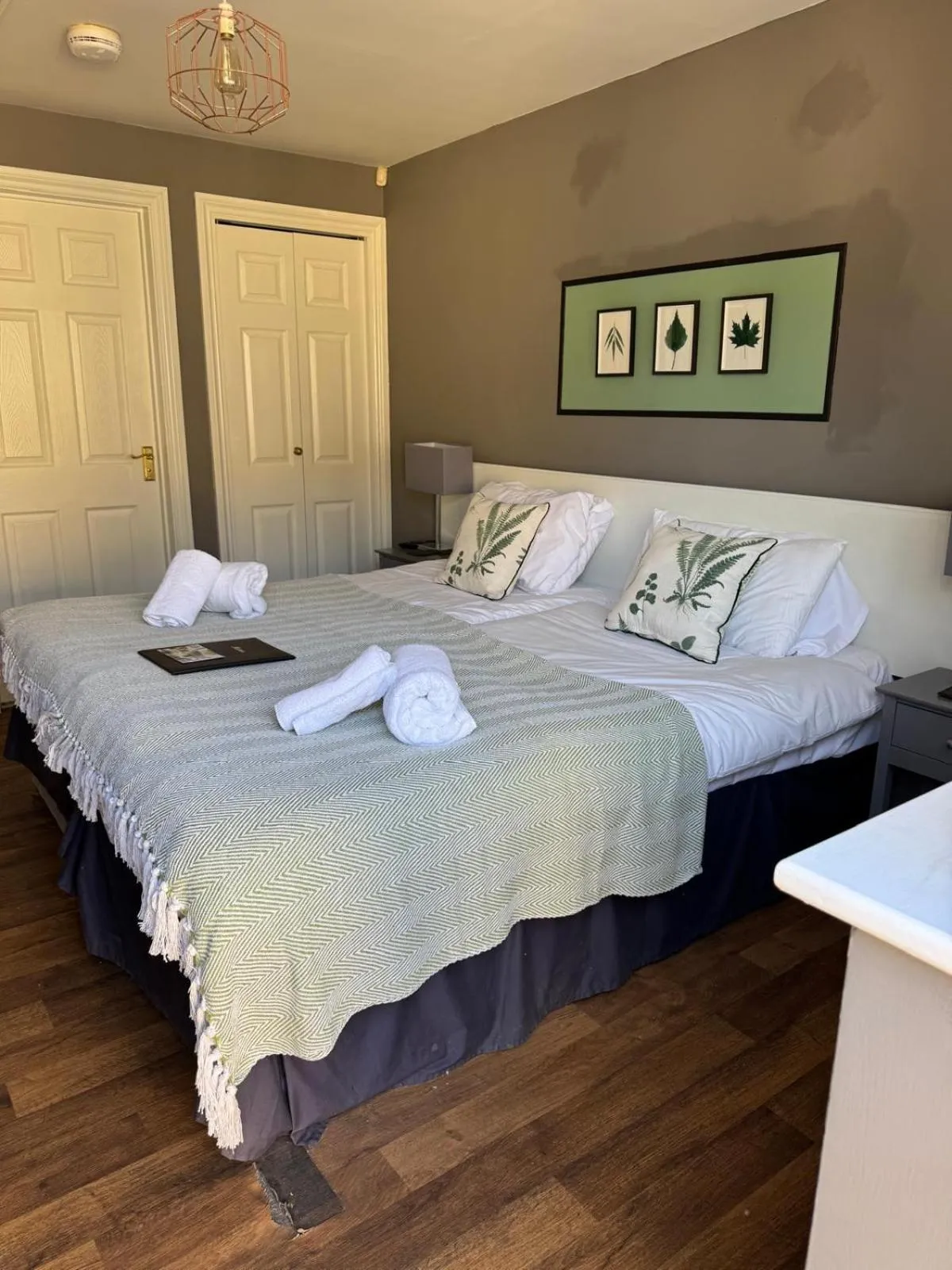 Bed in The Farmers Boy Inn Guest House