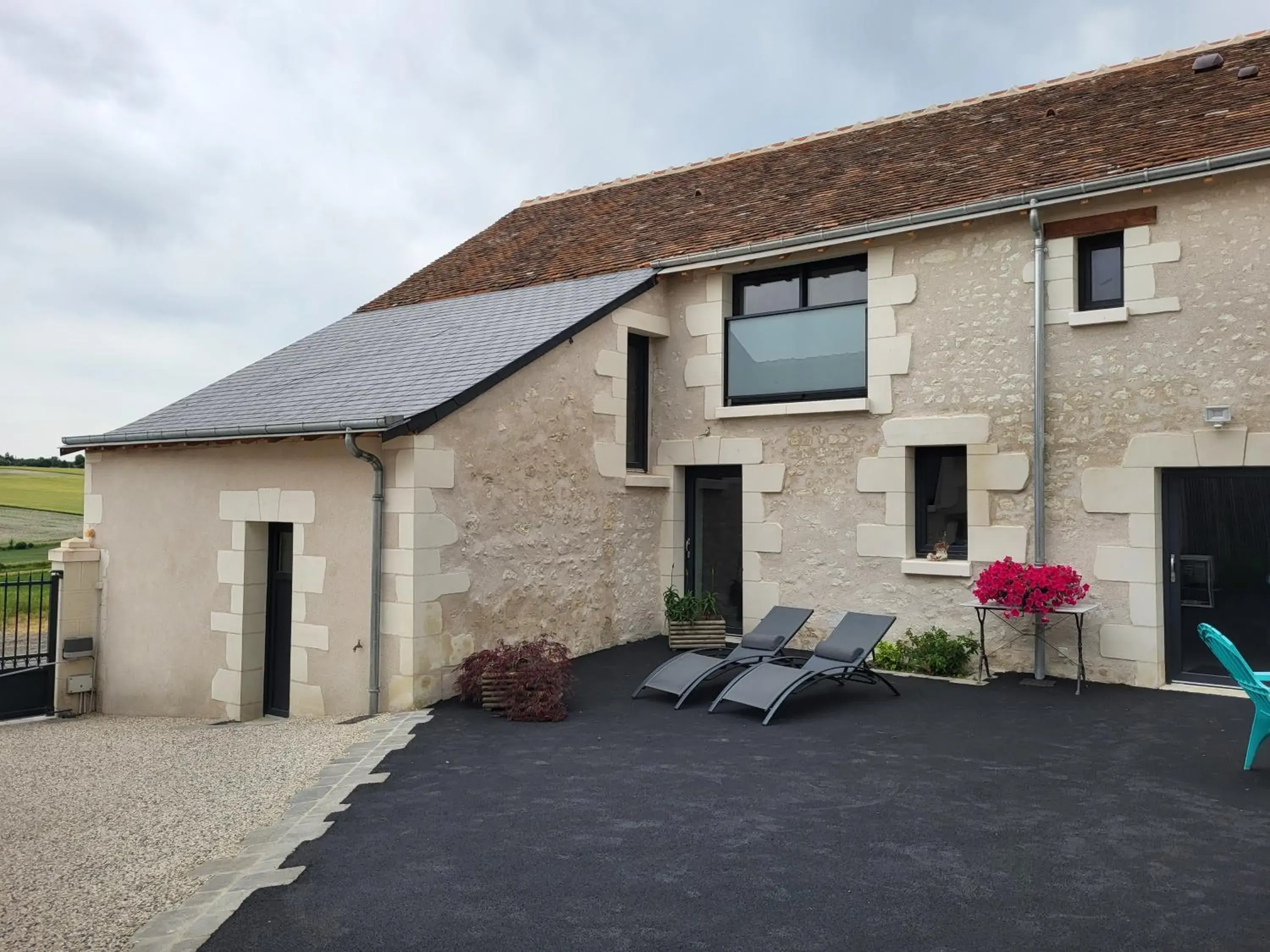 King Room with Roll-In Shower - Disability Access in Chez Onna King Room with Roll-In Shower - Disability Access in Chez Onna