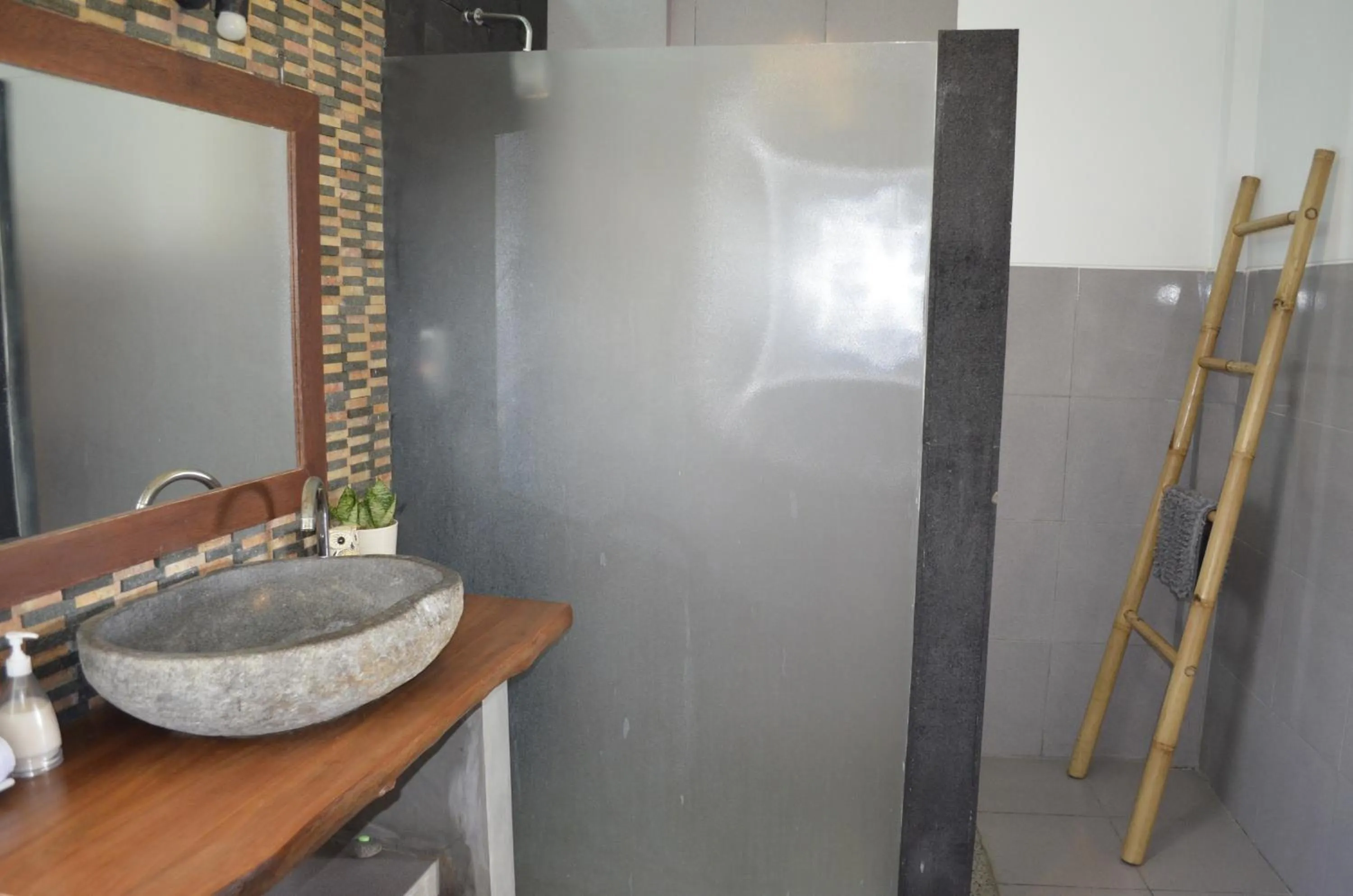 Bathroom in West Break Bali - Medewi