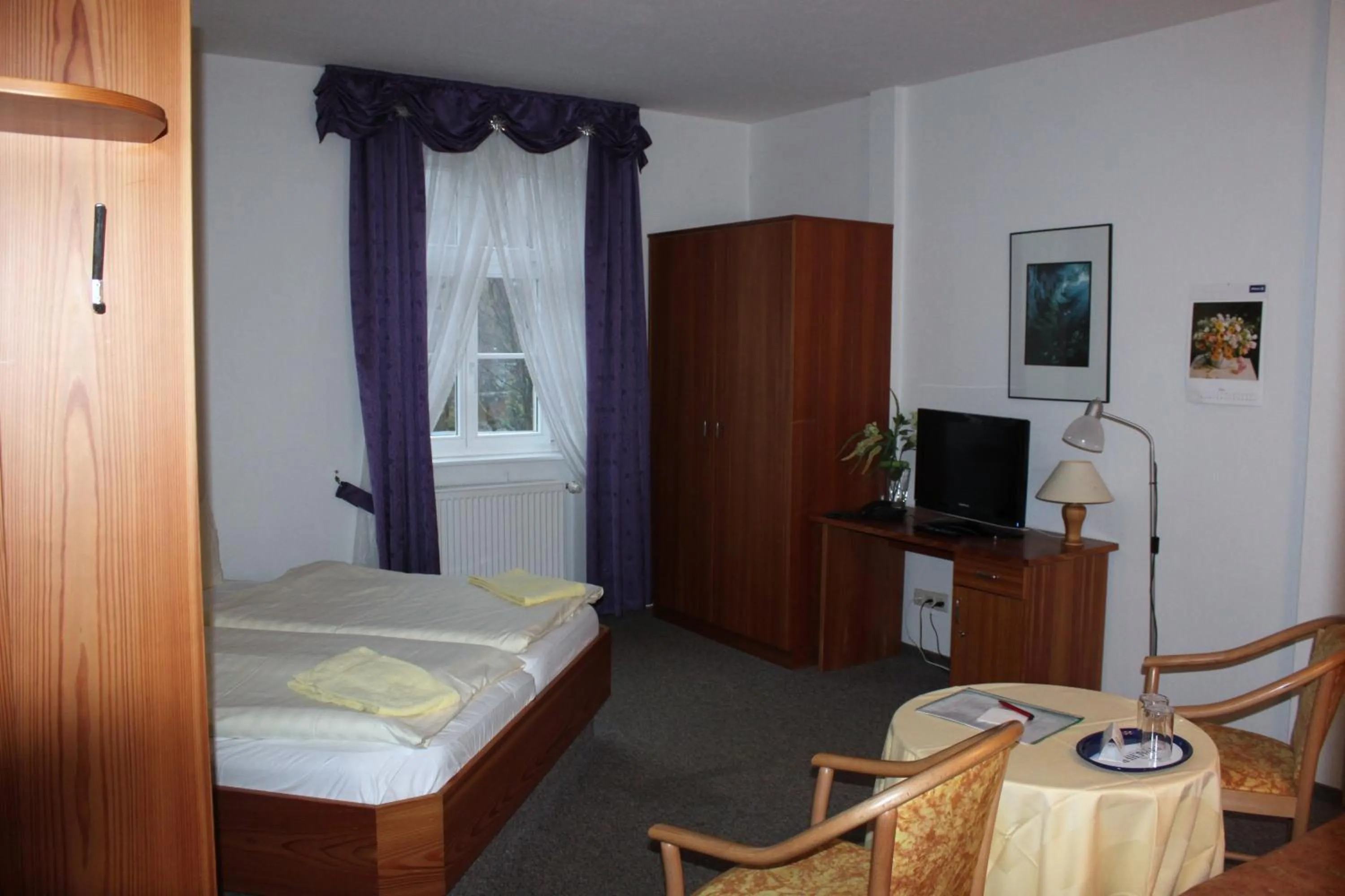 Decorative detail, Bed in Landgasthof Neue Schänke