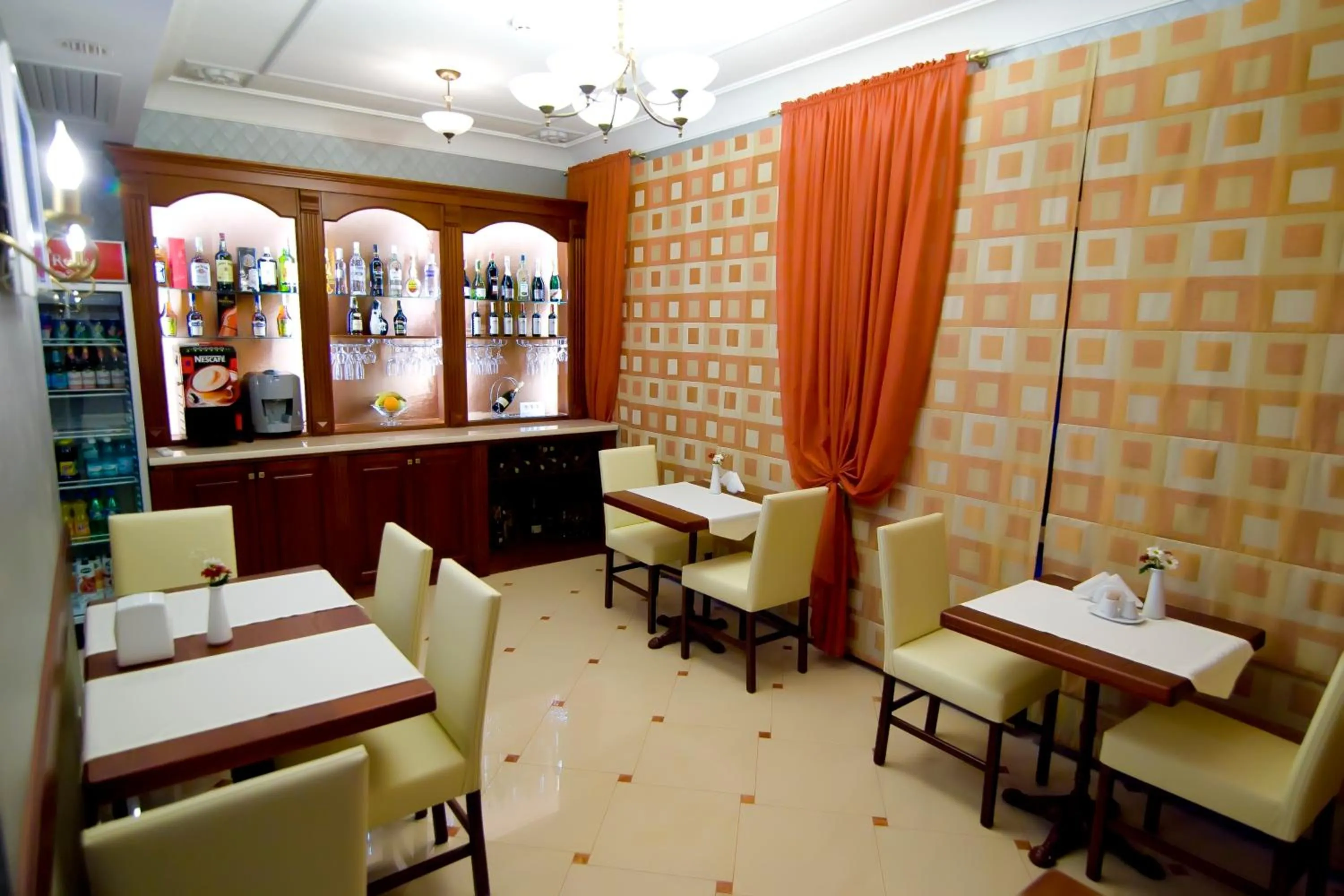 Restaurant/places to eat in Villa Rossa Hotel