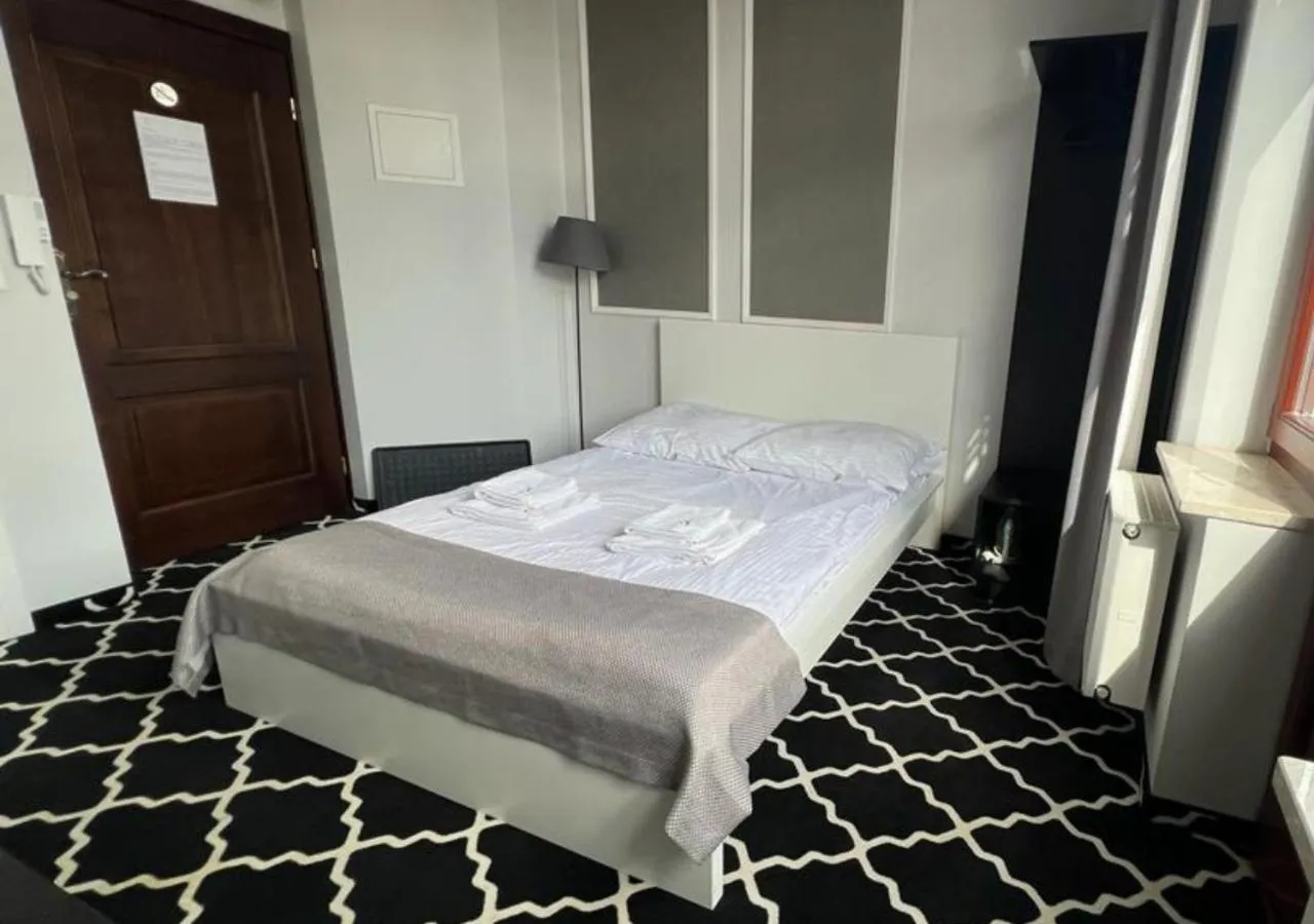 Toilet, Bed in Apartamenty L5