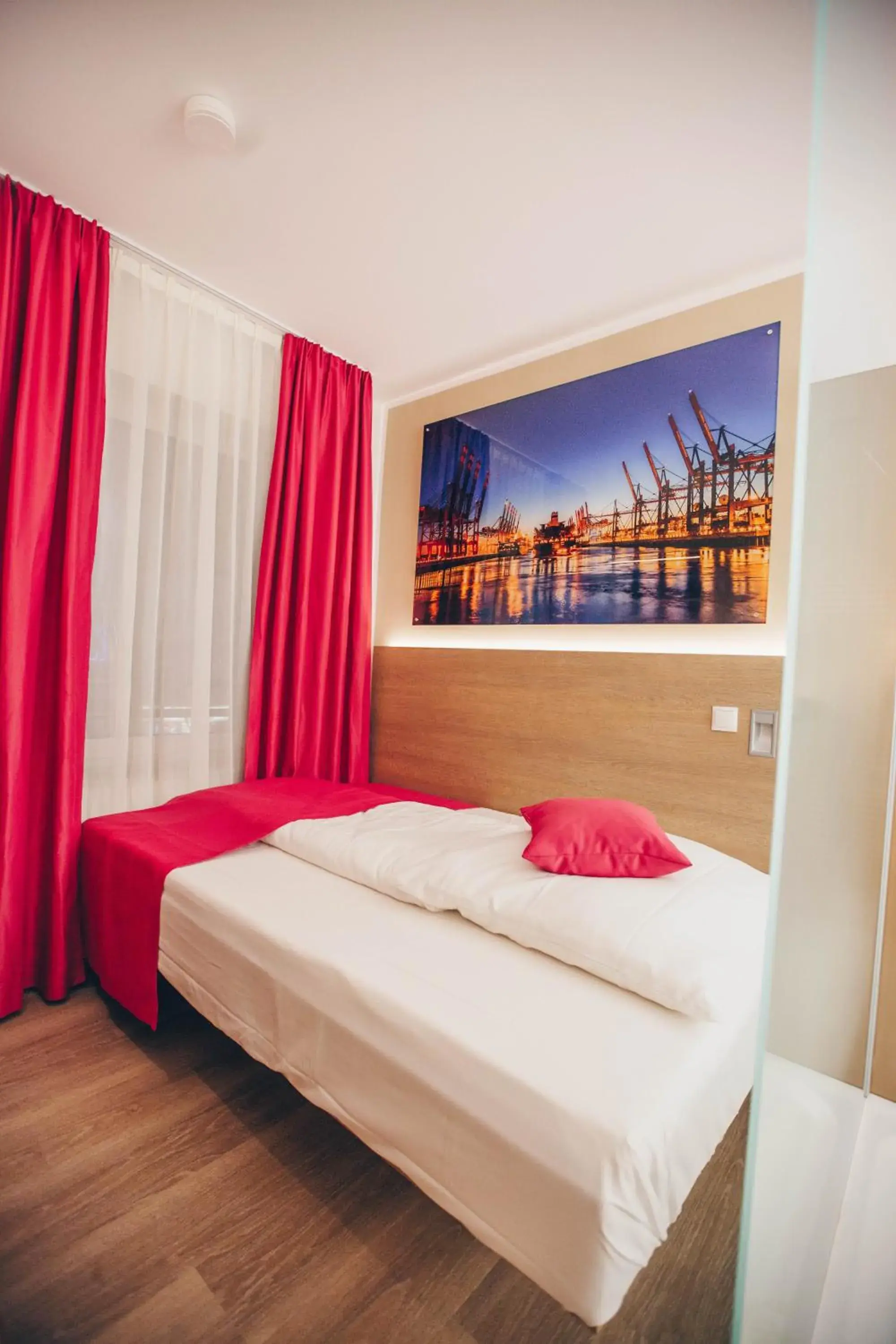 Single Room with Private Bathroom in Hotel Luckys Inn Single Room with Private Bathroom in Hotel Luckys Inn