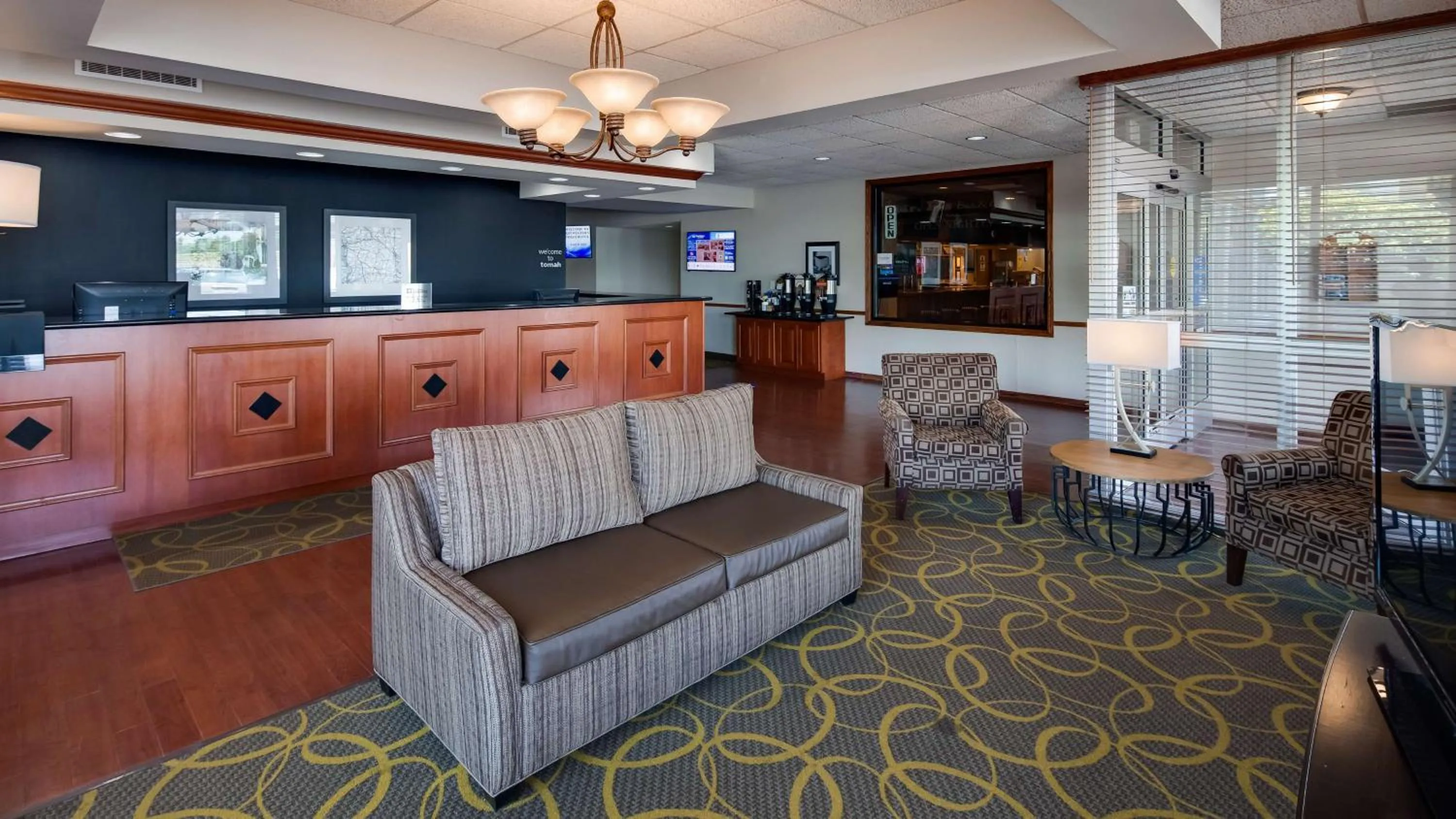 Lobby or reception in Best Western Tomah Hotel