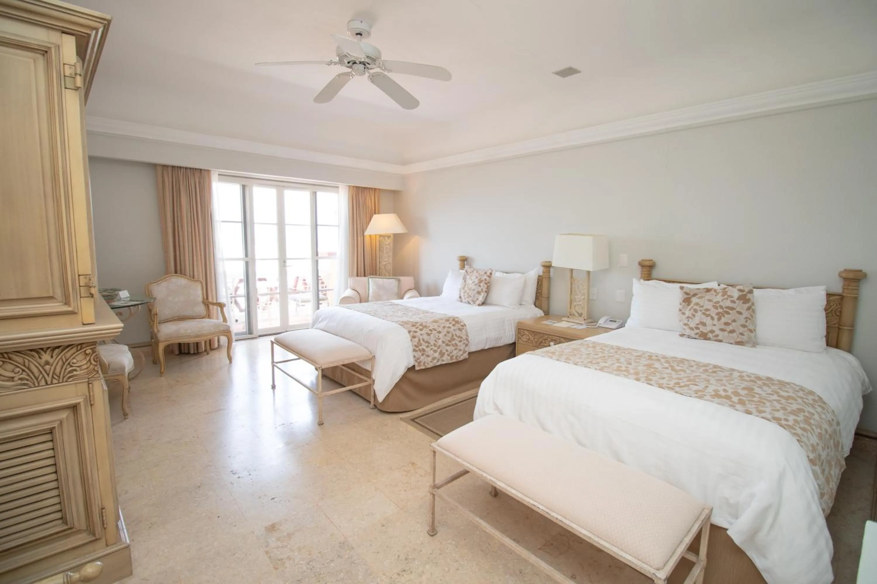 Bed in Grand Isla Navidad Golf & Spa Resort with Marina