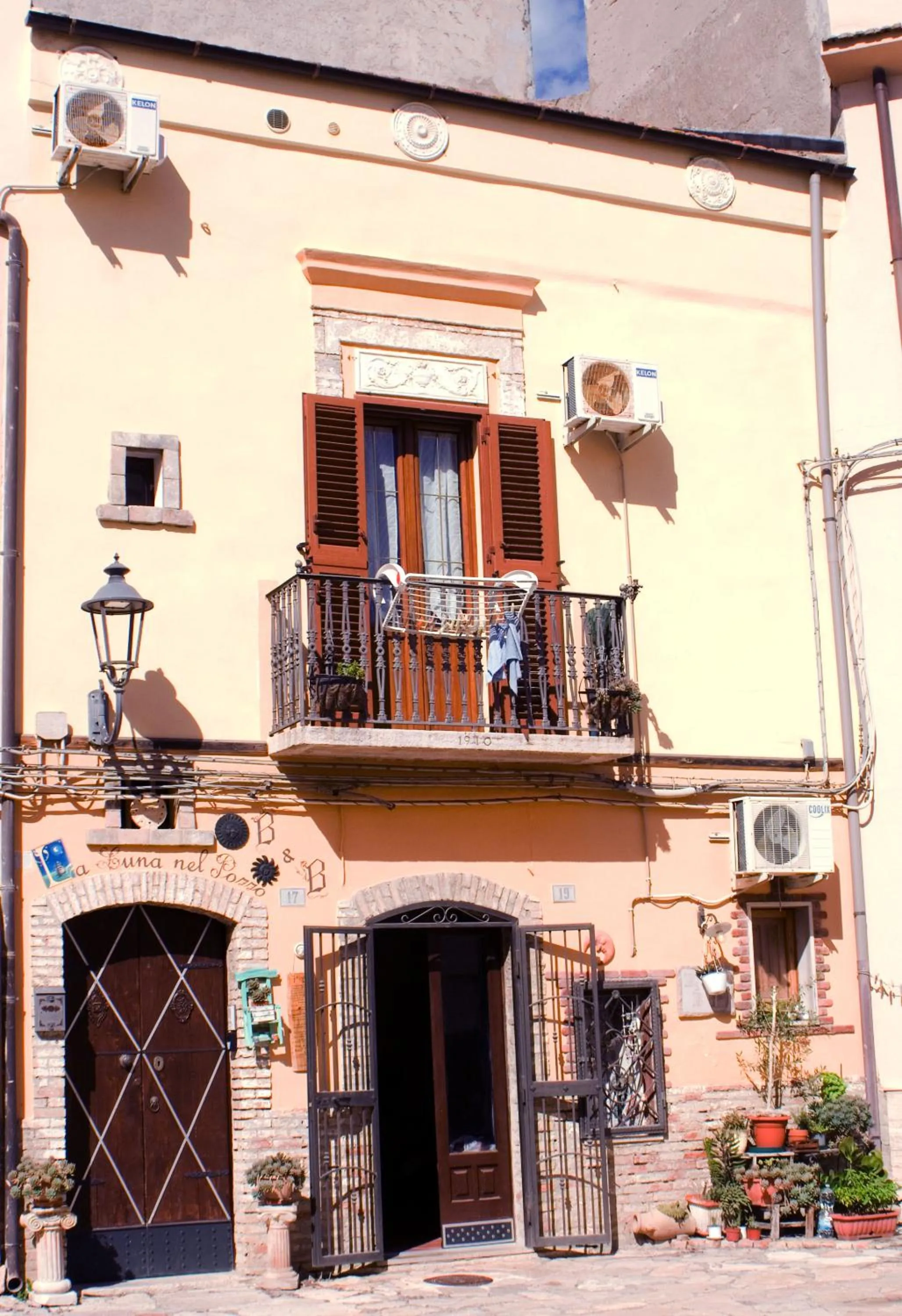 Property building in La Luna nel Pozzo