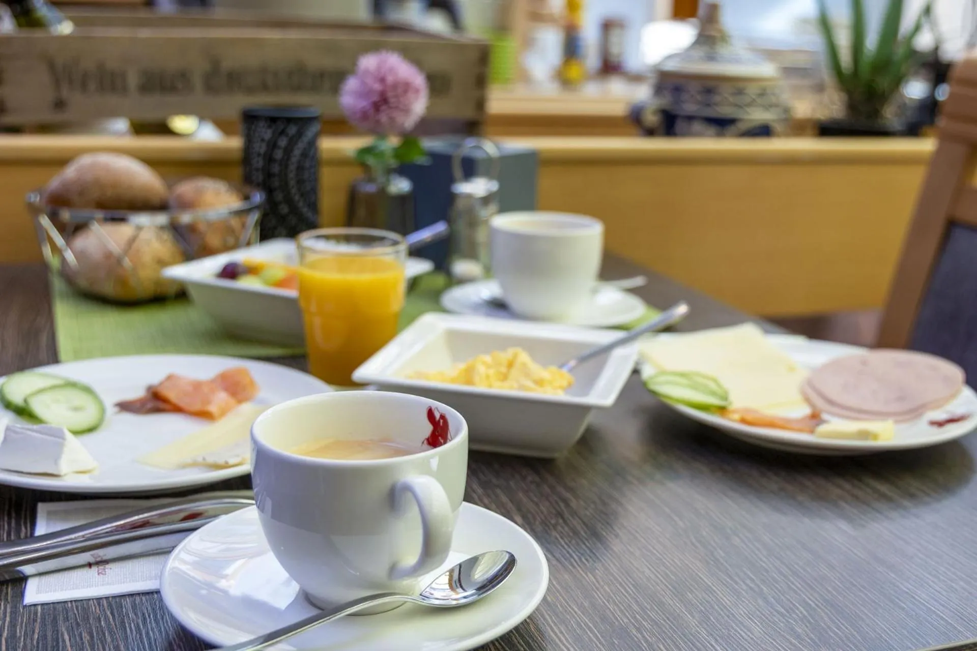 Breakfast in Apartmenthaus Burgenheimat in Rhens bei Koblenz