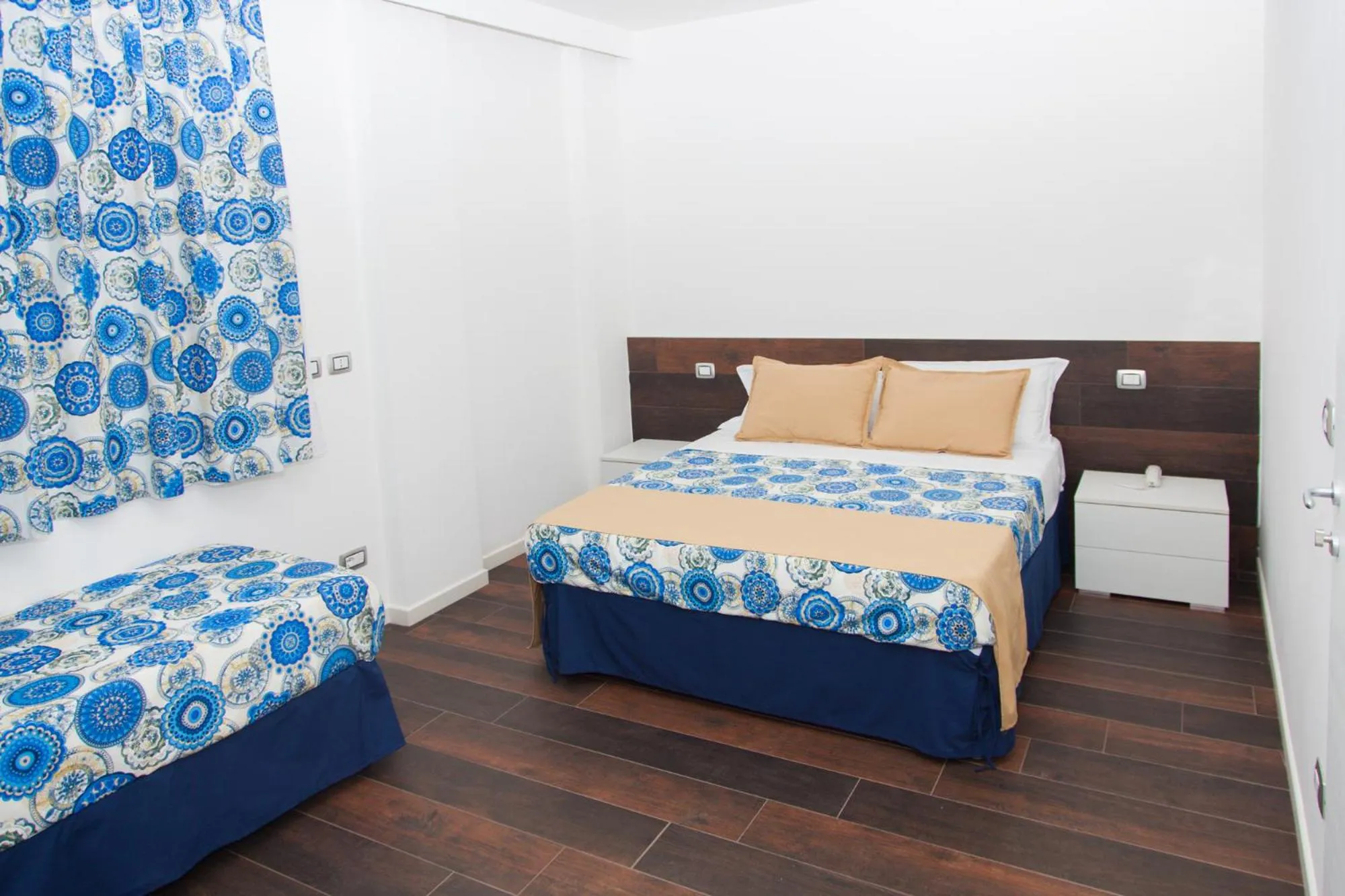 Shower, Bed in Casa Restino