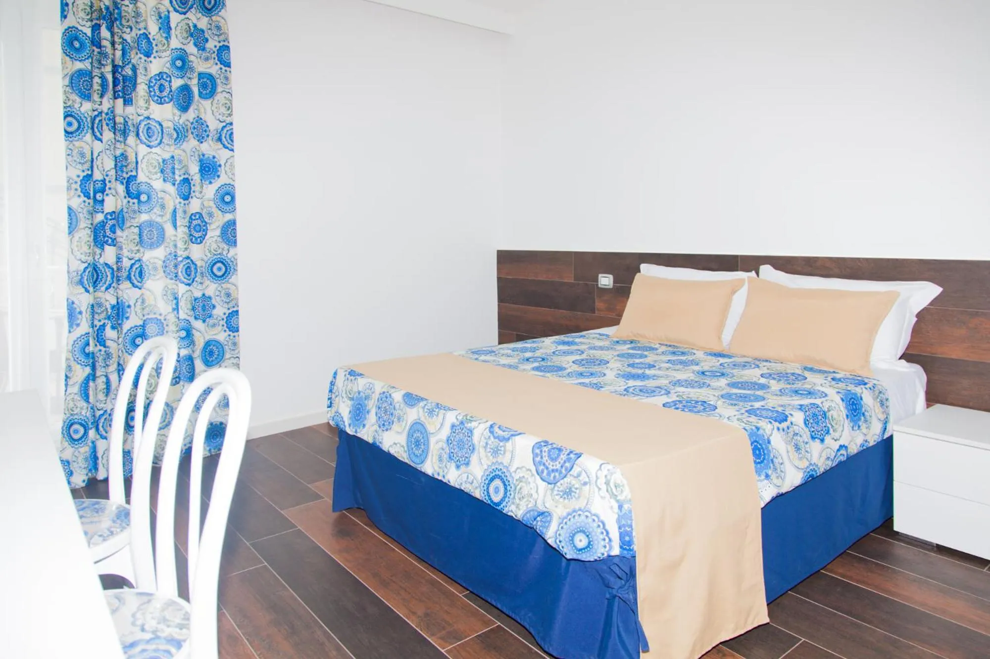 Property building, Bed in Casa Restino