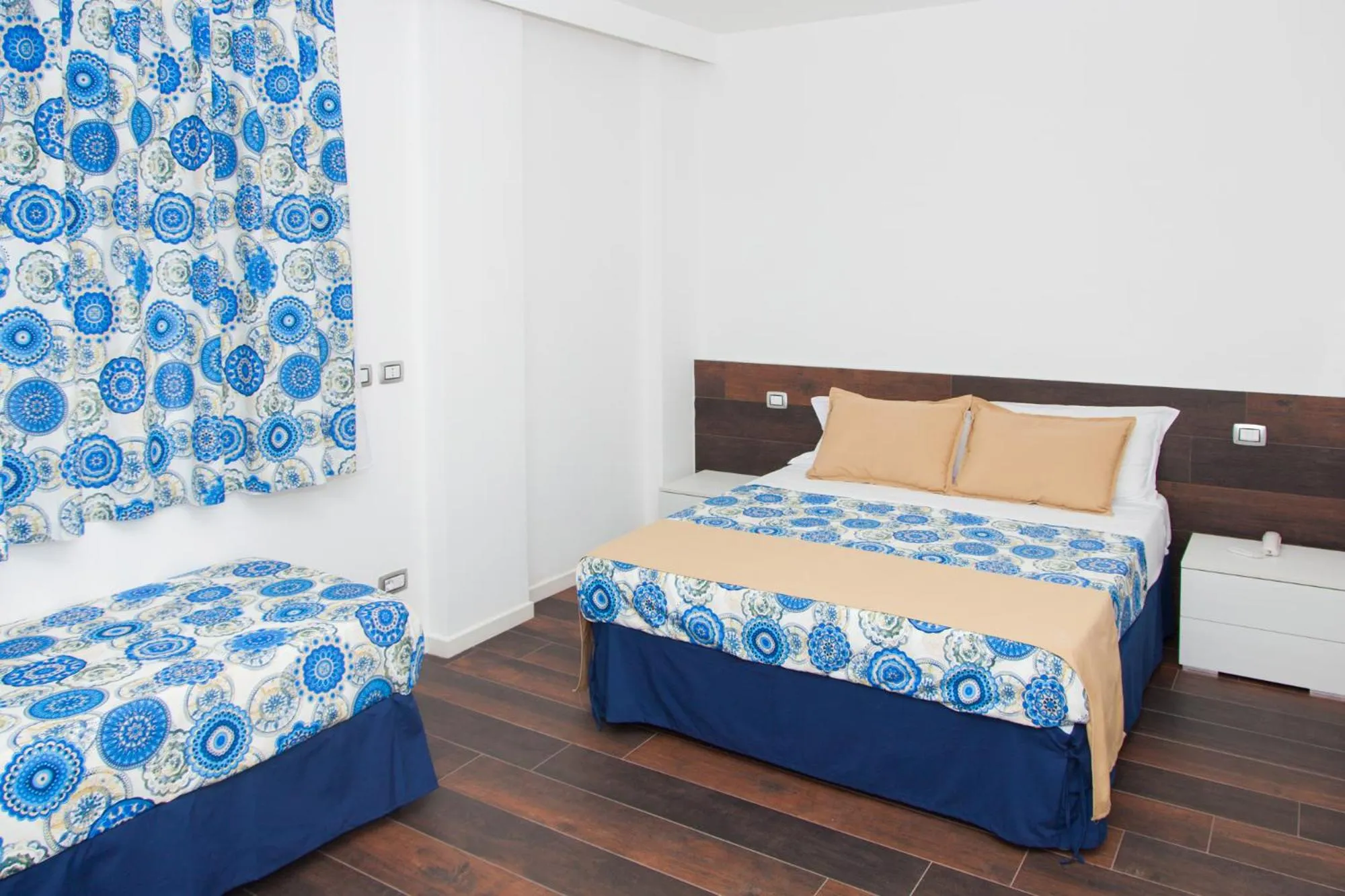 Shower, Bed in Casa Restino