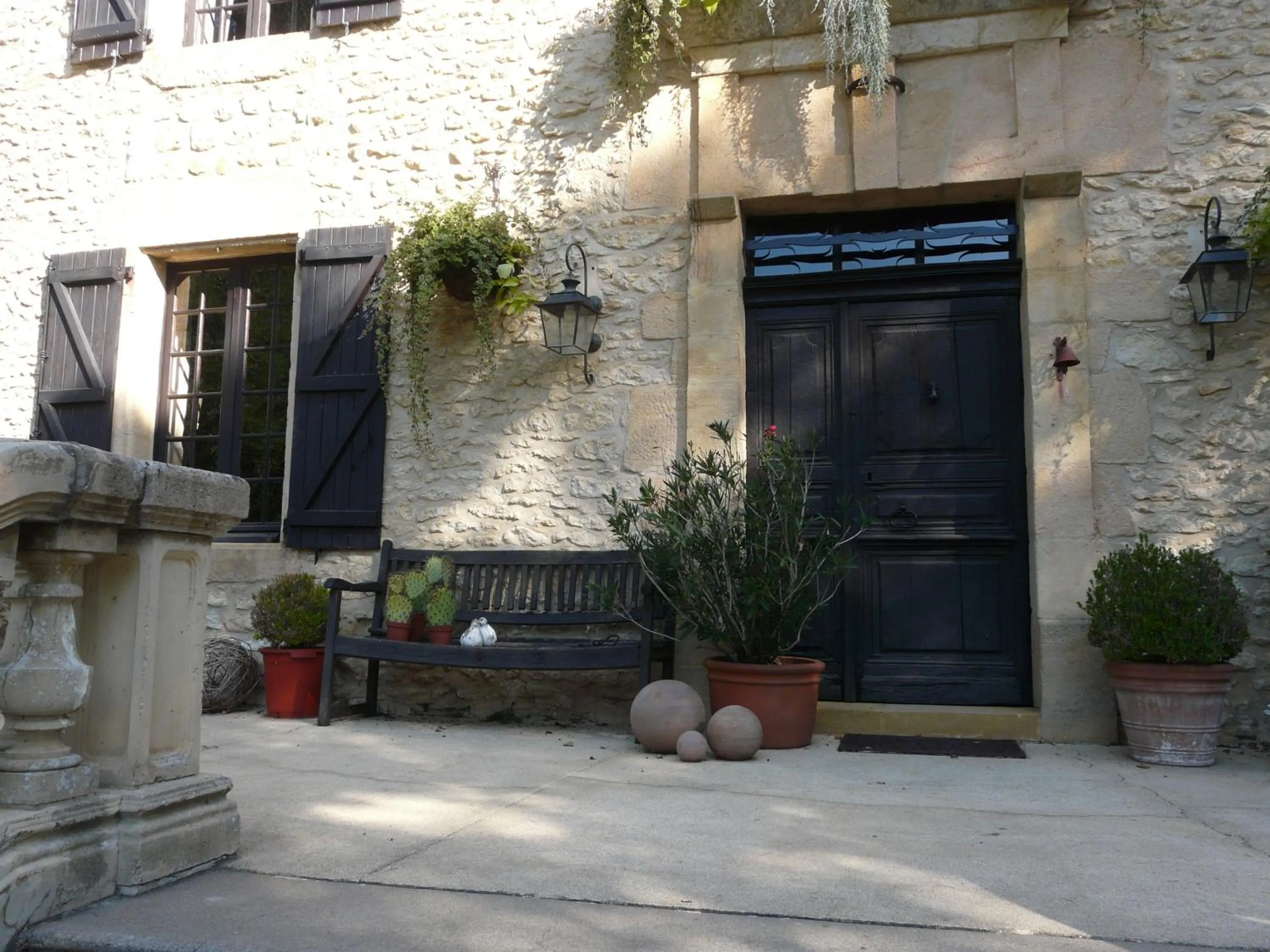 Facade/entrance in Le Manoir des Tuileries