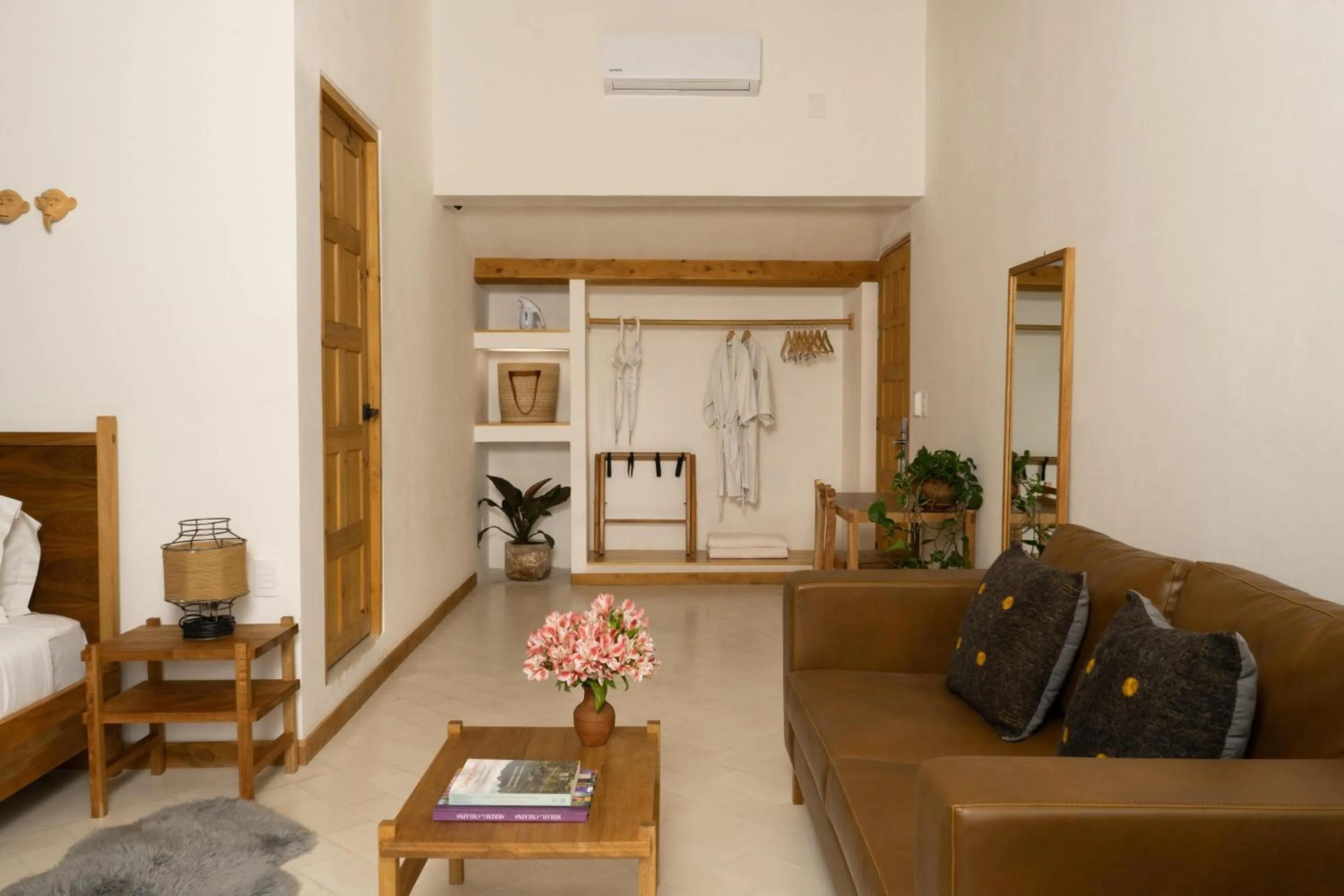 Photo of the whole room in Sombra del Agua