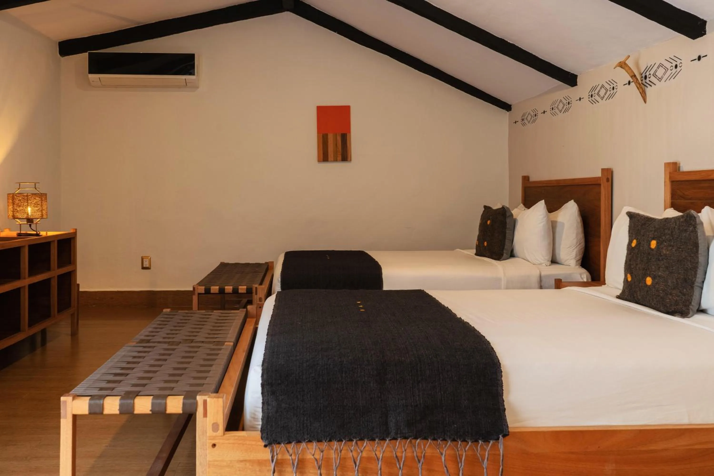 Photo of the whole room, Bed in Sombra del Agua