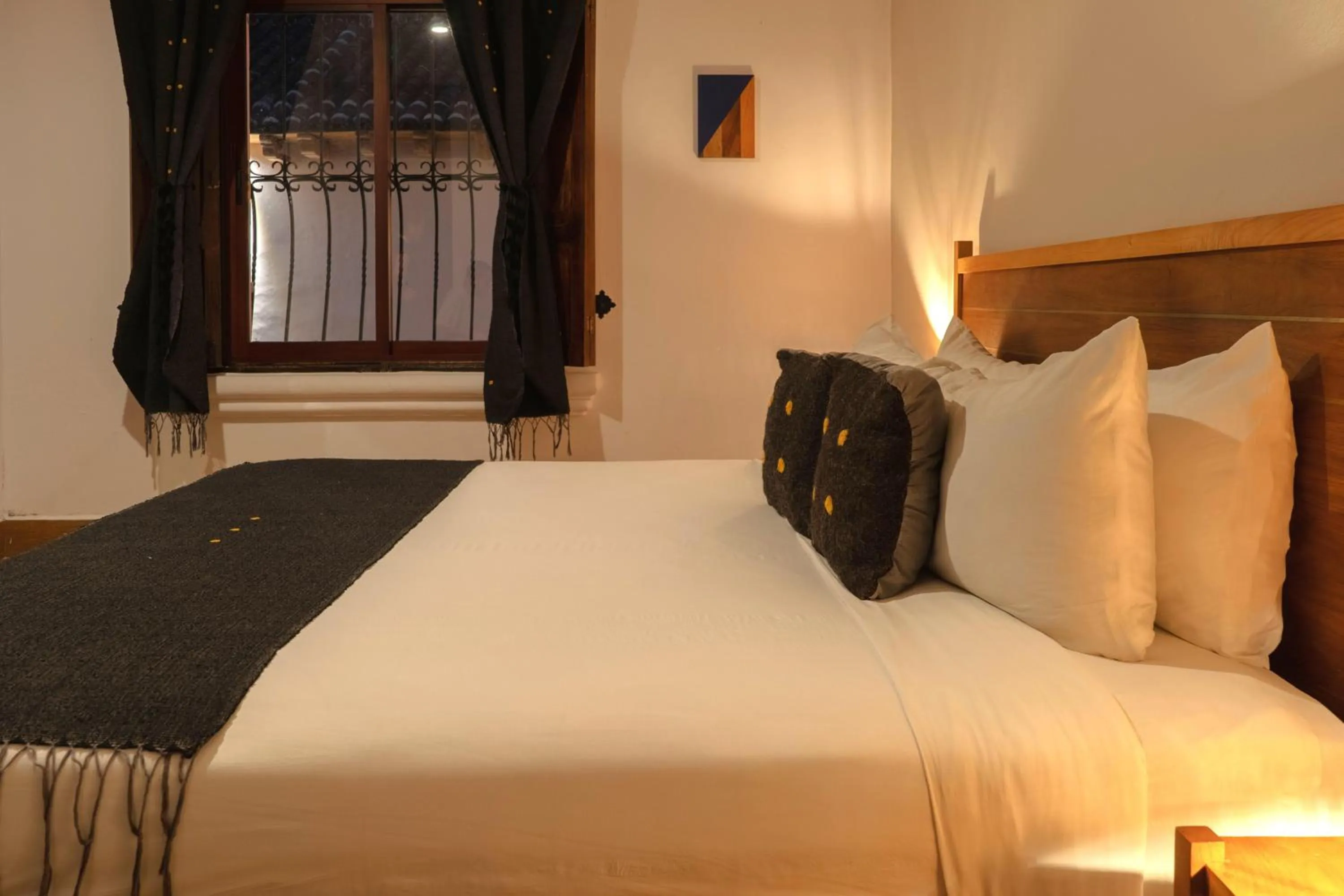 Photo of the whole room, Bed in Sombra del Agua