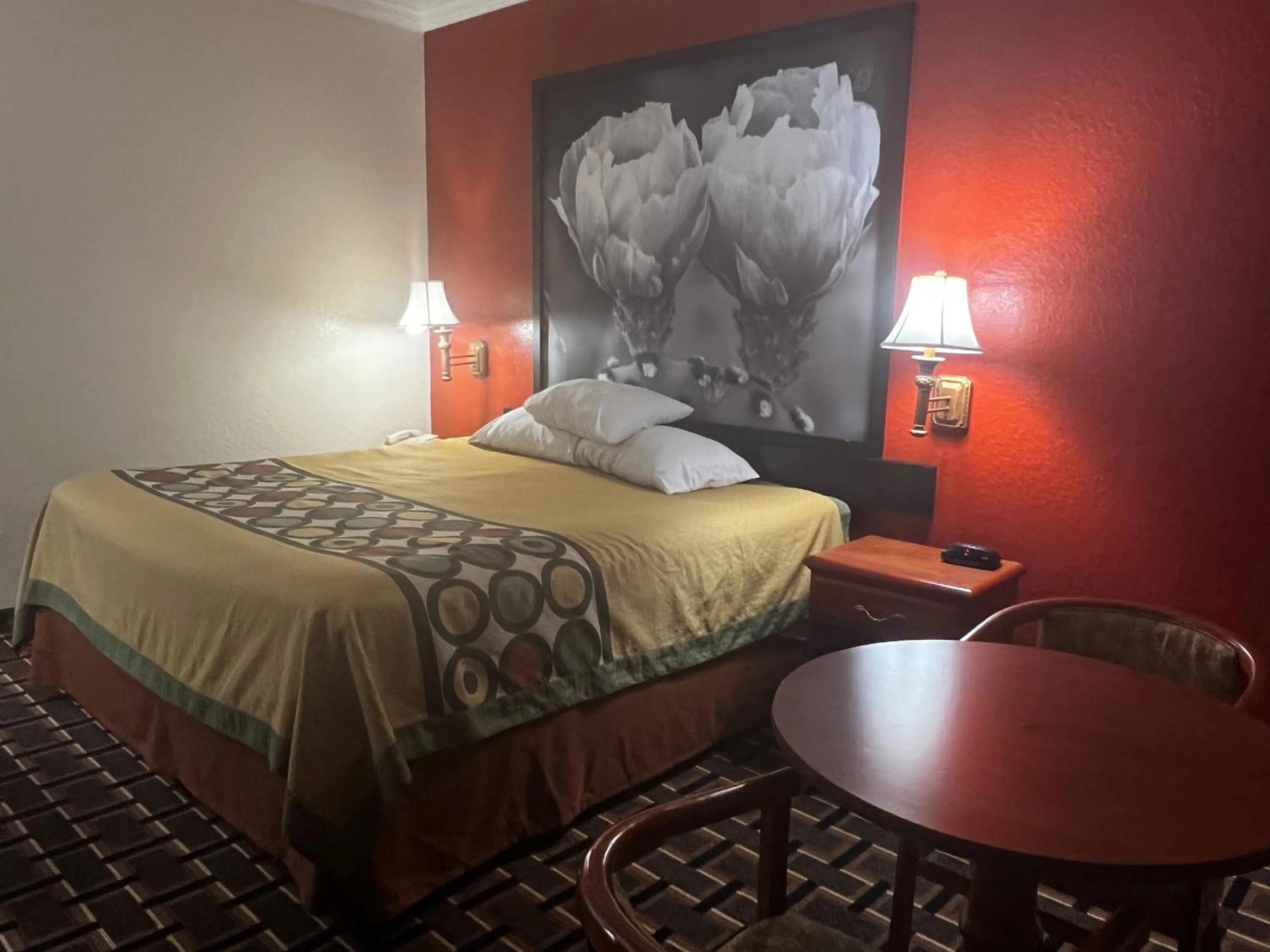 Photo of the whole room, Bed in Super 8 by Wyndham Brookshire TX