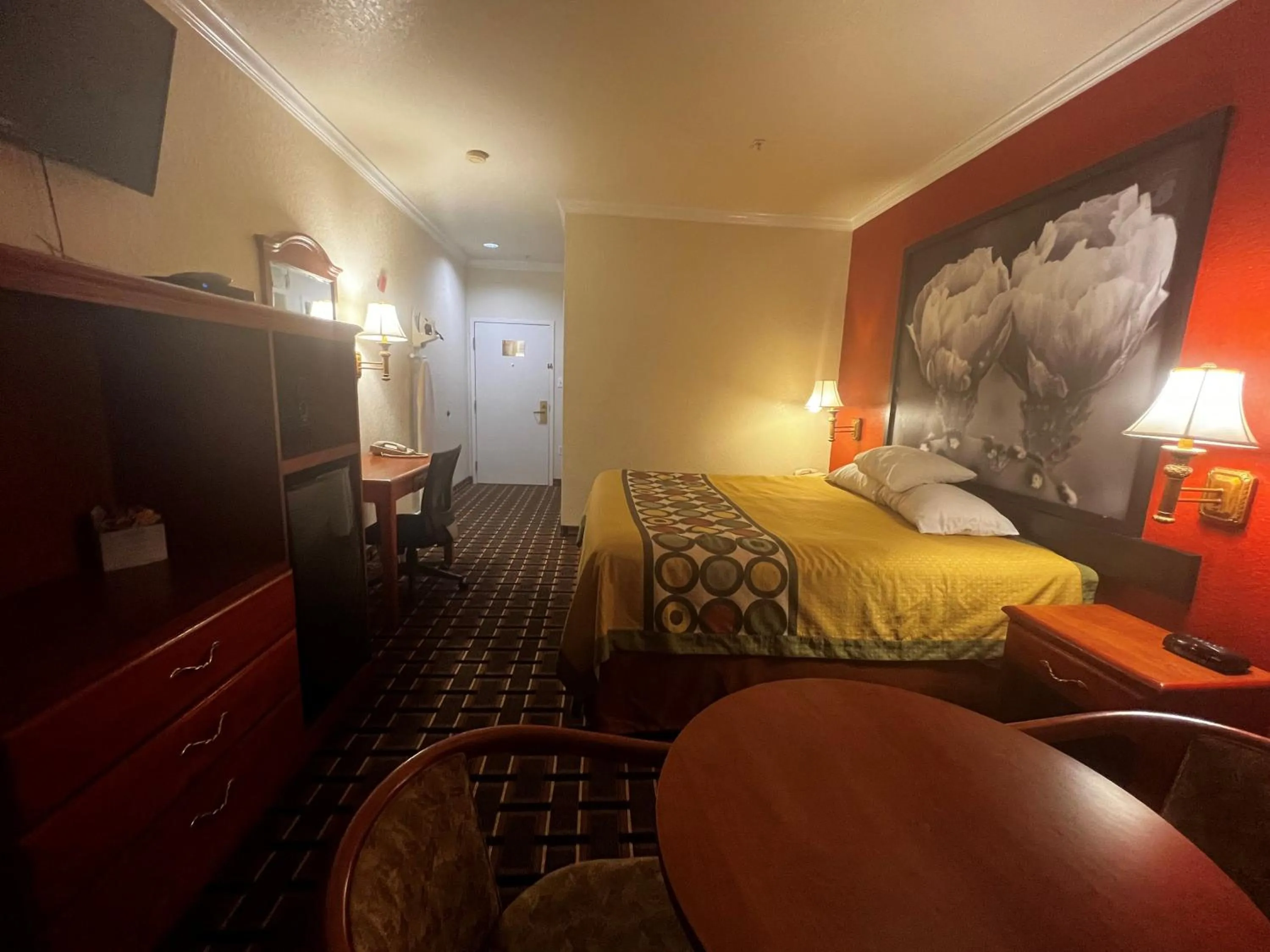 Photo of the whole room in Super 8 by Wyndham Brookshire TX