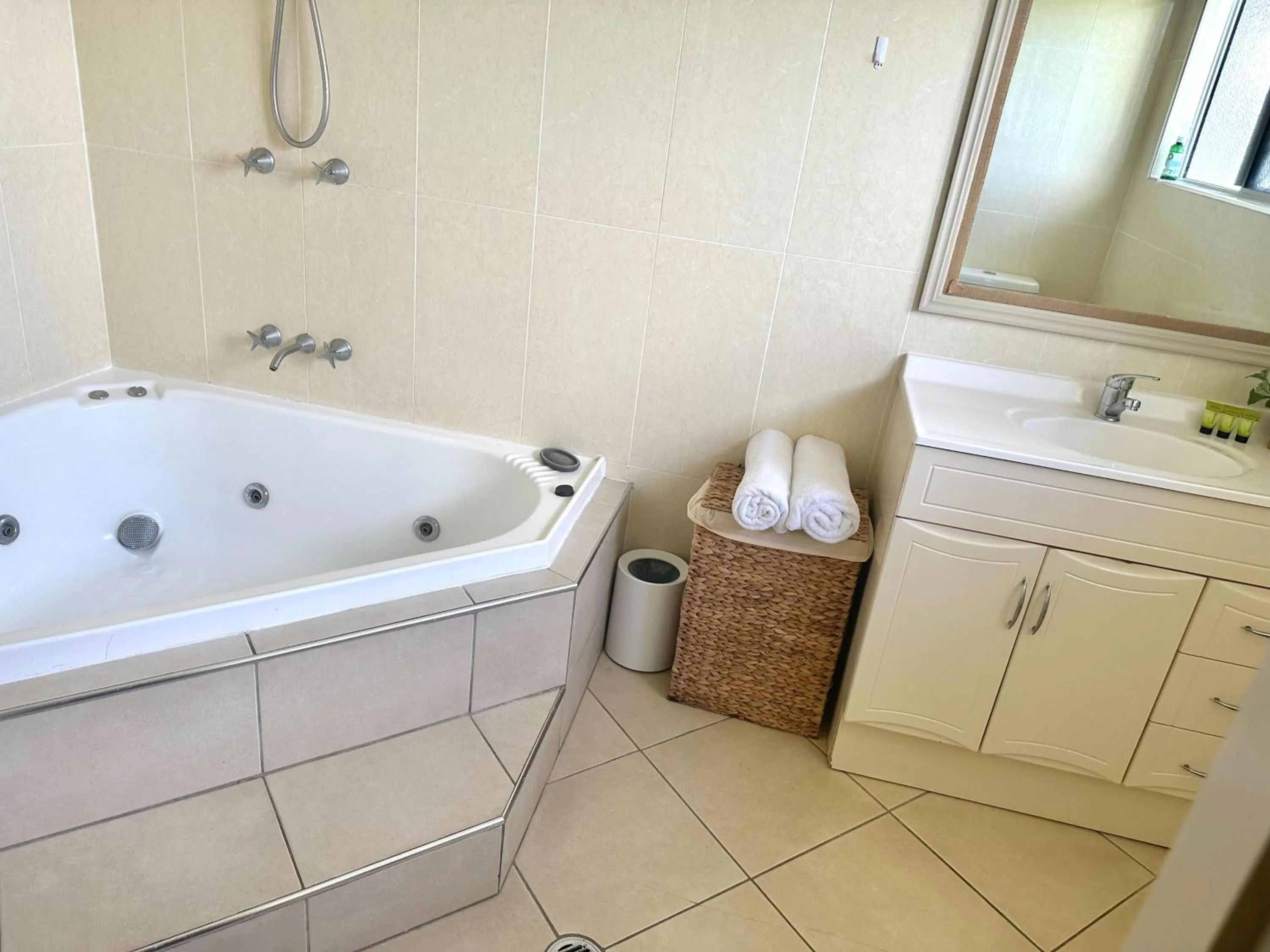 Hinchinbrook Resorts Management Pty Ltd