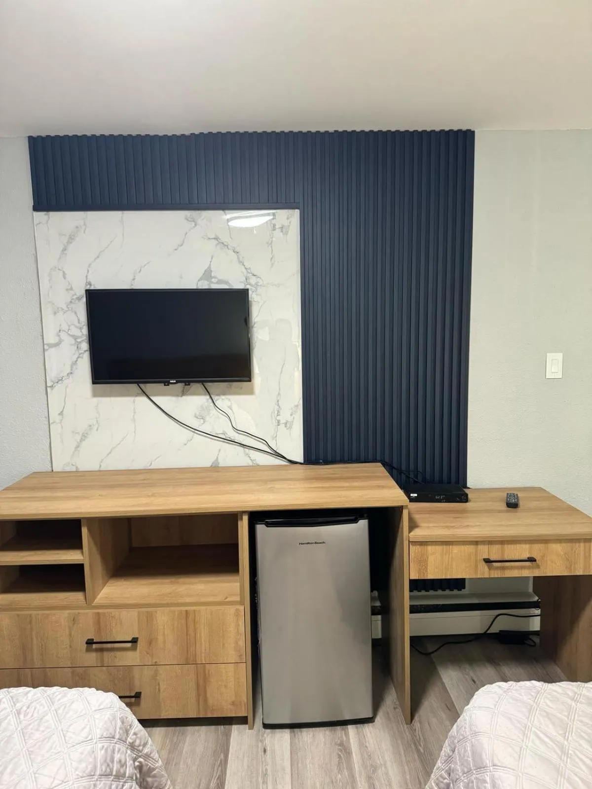 Bed in The Cavalier Inn