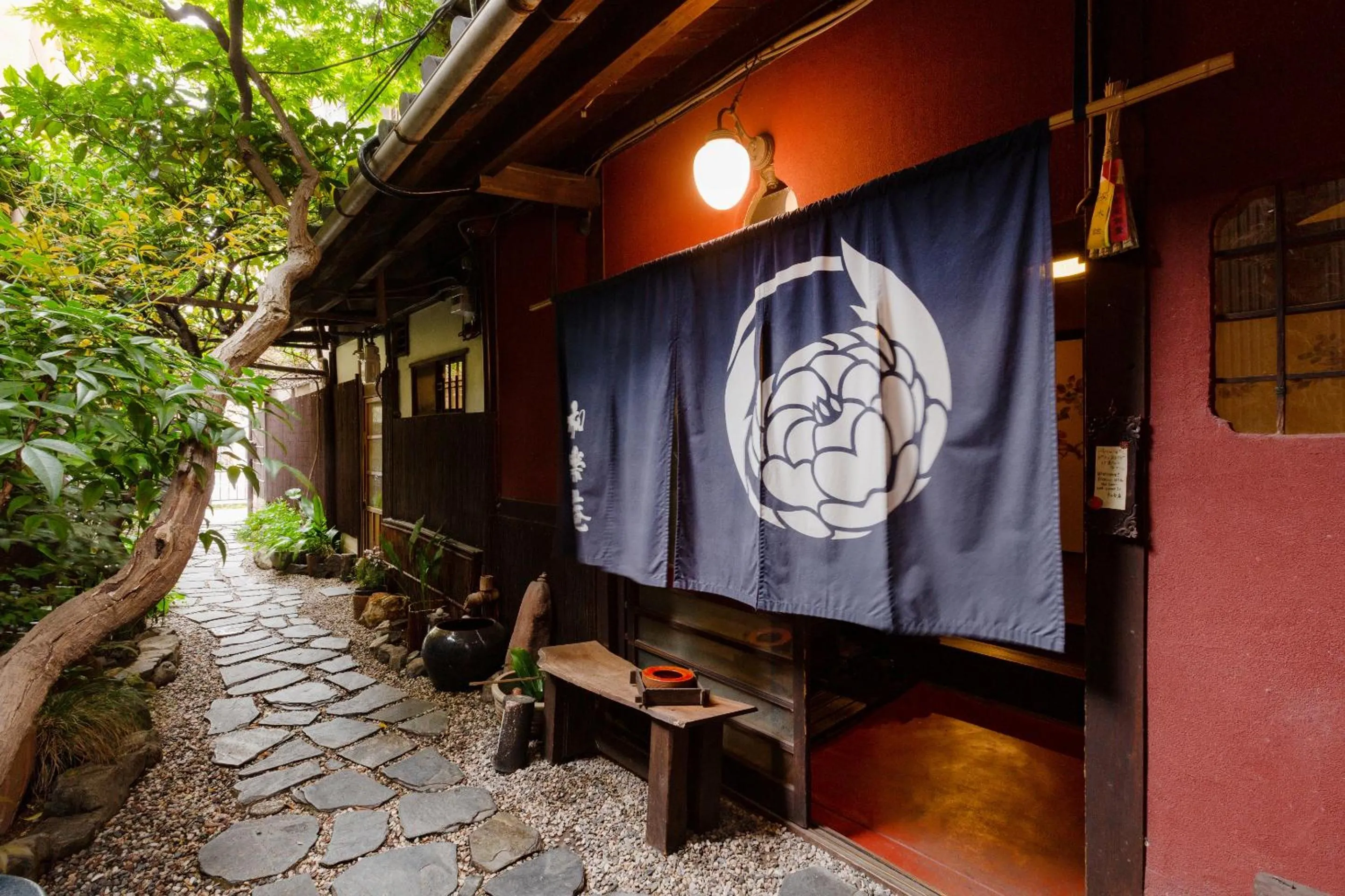 Facade/entrance in Guest House Waraku-An