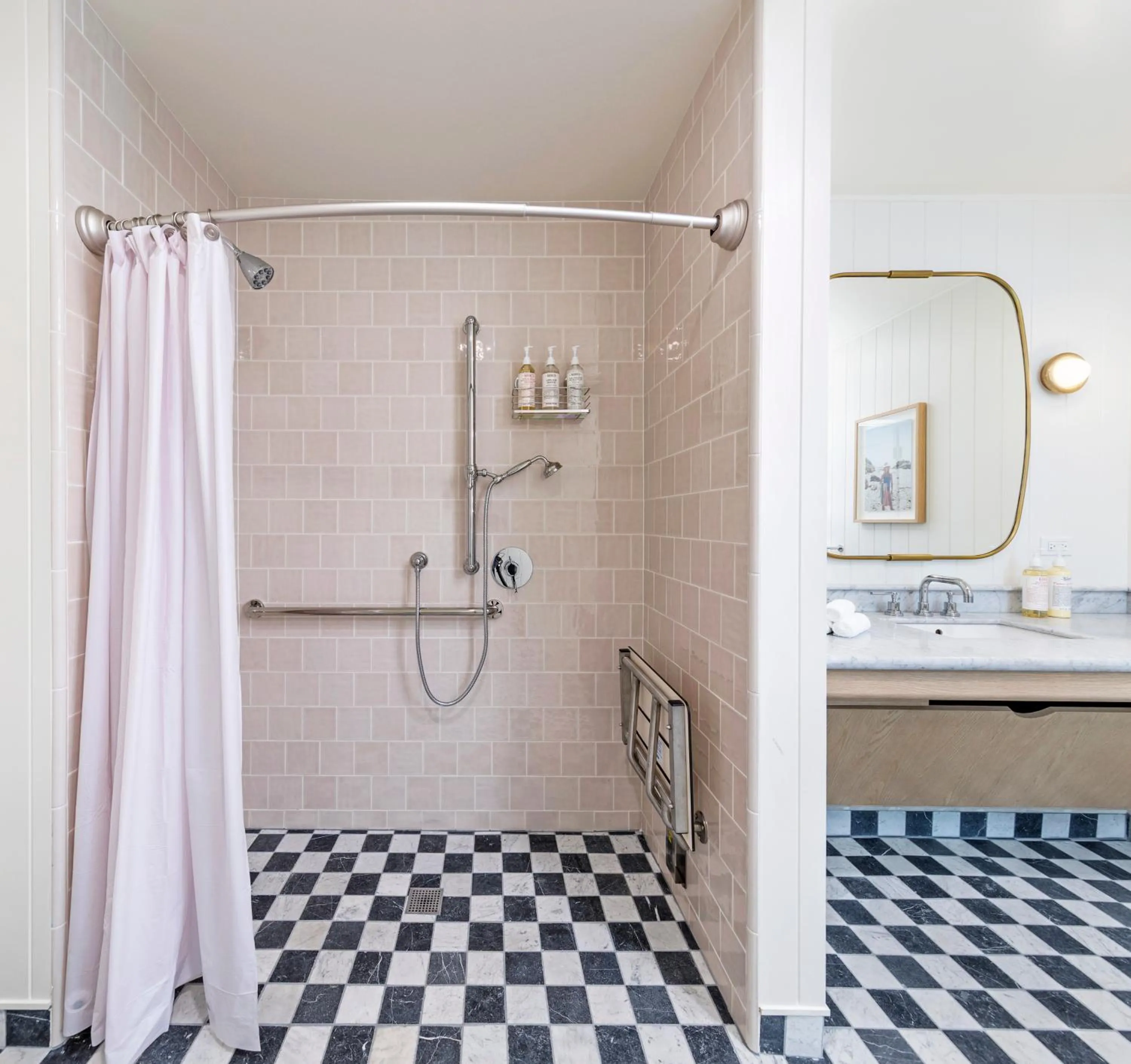 Bathroom in Bay Shores Peninsula Hotel