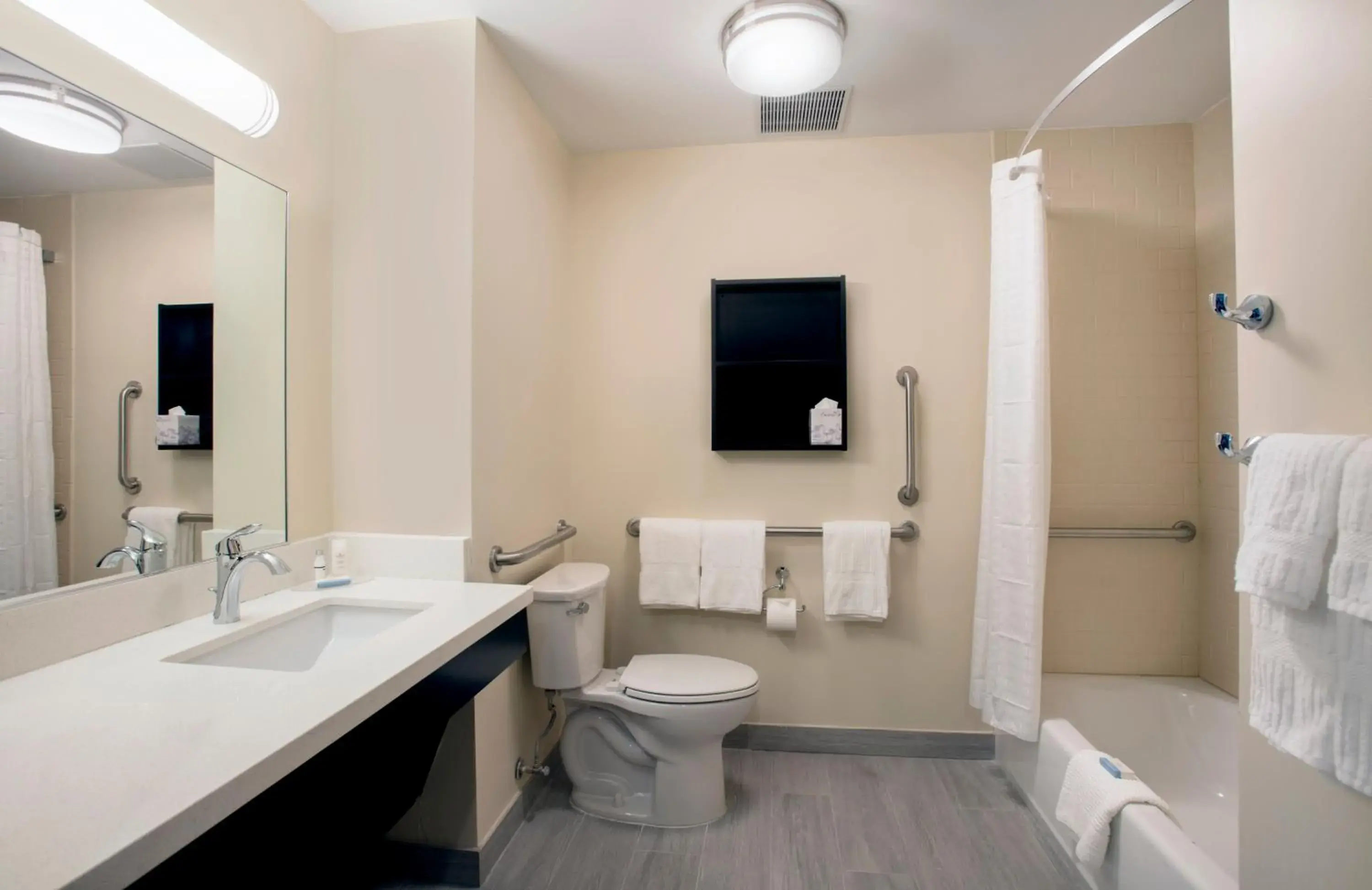 Studio Queen Suite with Two Queen Beds - Communications Accessible in Candlewood Suites - Miami Exec Airport - Kendall by IHG Studio Queen Suite with Two Queen Beds - Communications Accessible in Candlewood Suites - Miami Exec Airport - Kendall by IHG