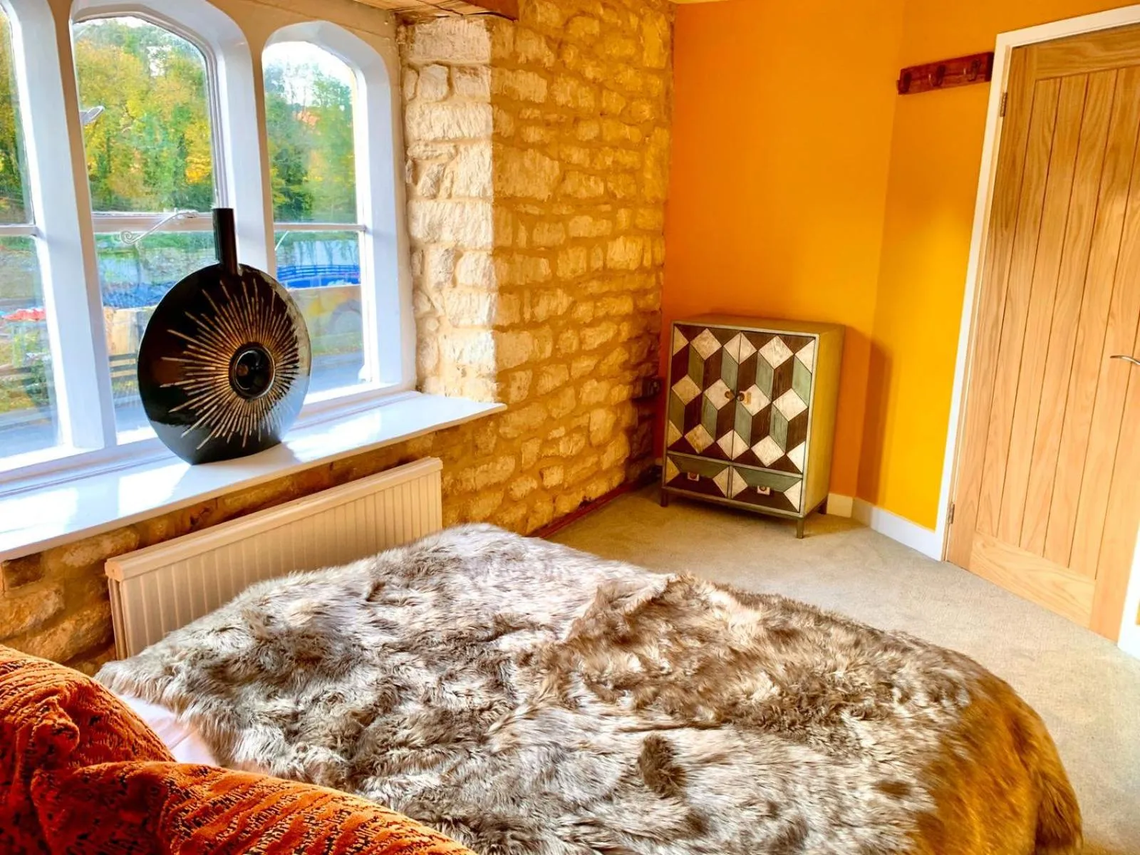 Bedroom, Bed in Old Fleece Apartments