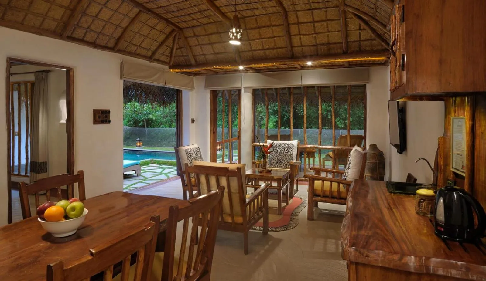 Coffee/tea facilities in Evolve Back Kabini