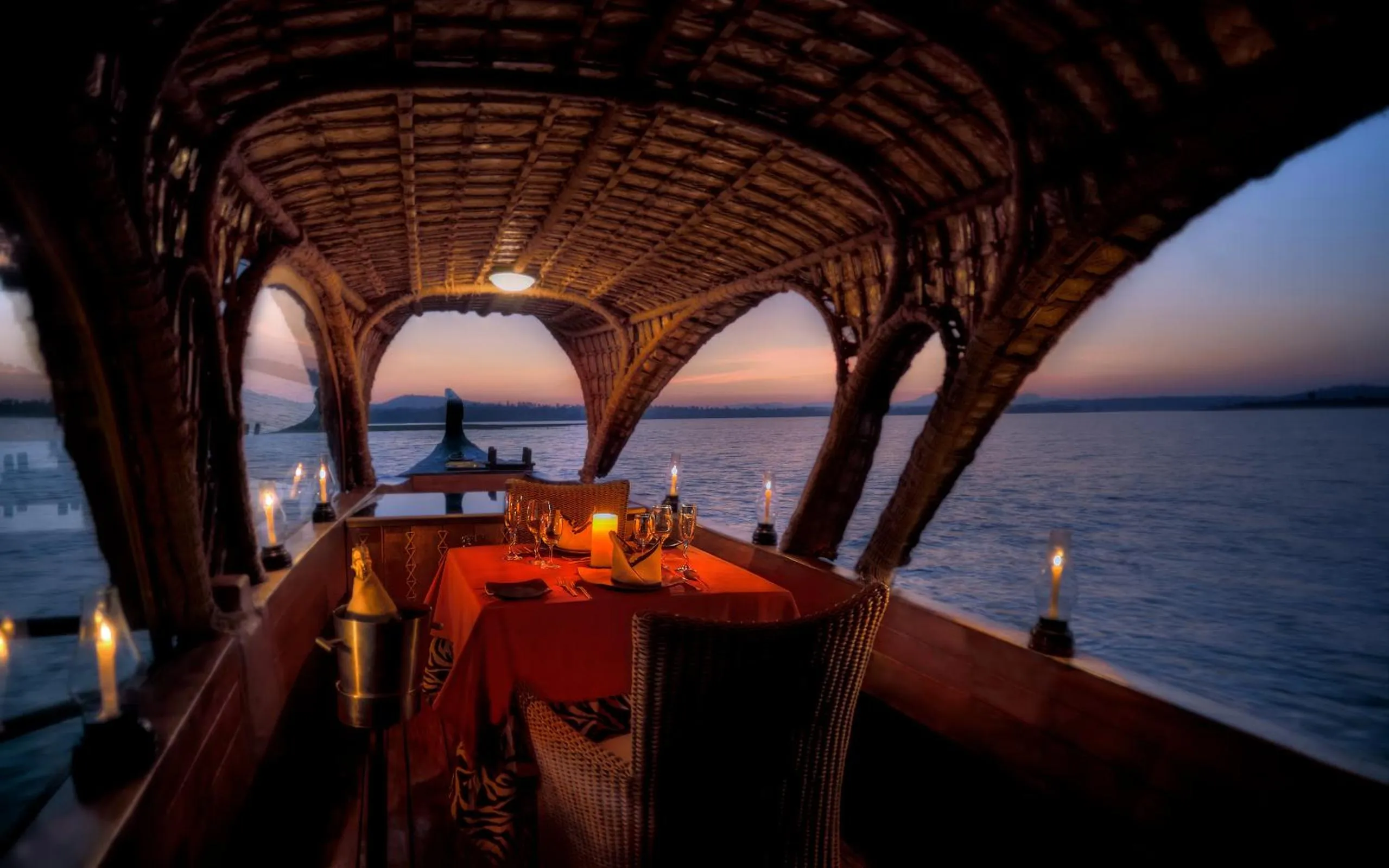 Restaurant/places to eat in Evolve Back Kabini