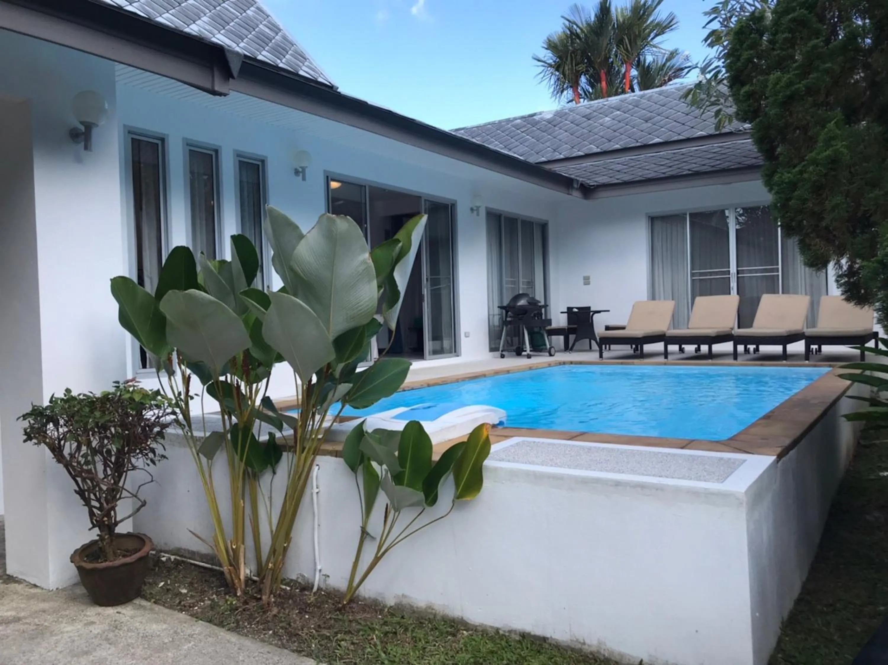 Swimming pool in Baan Gecko