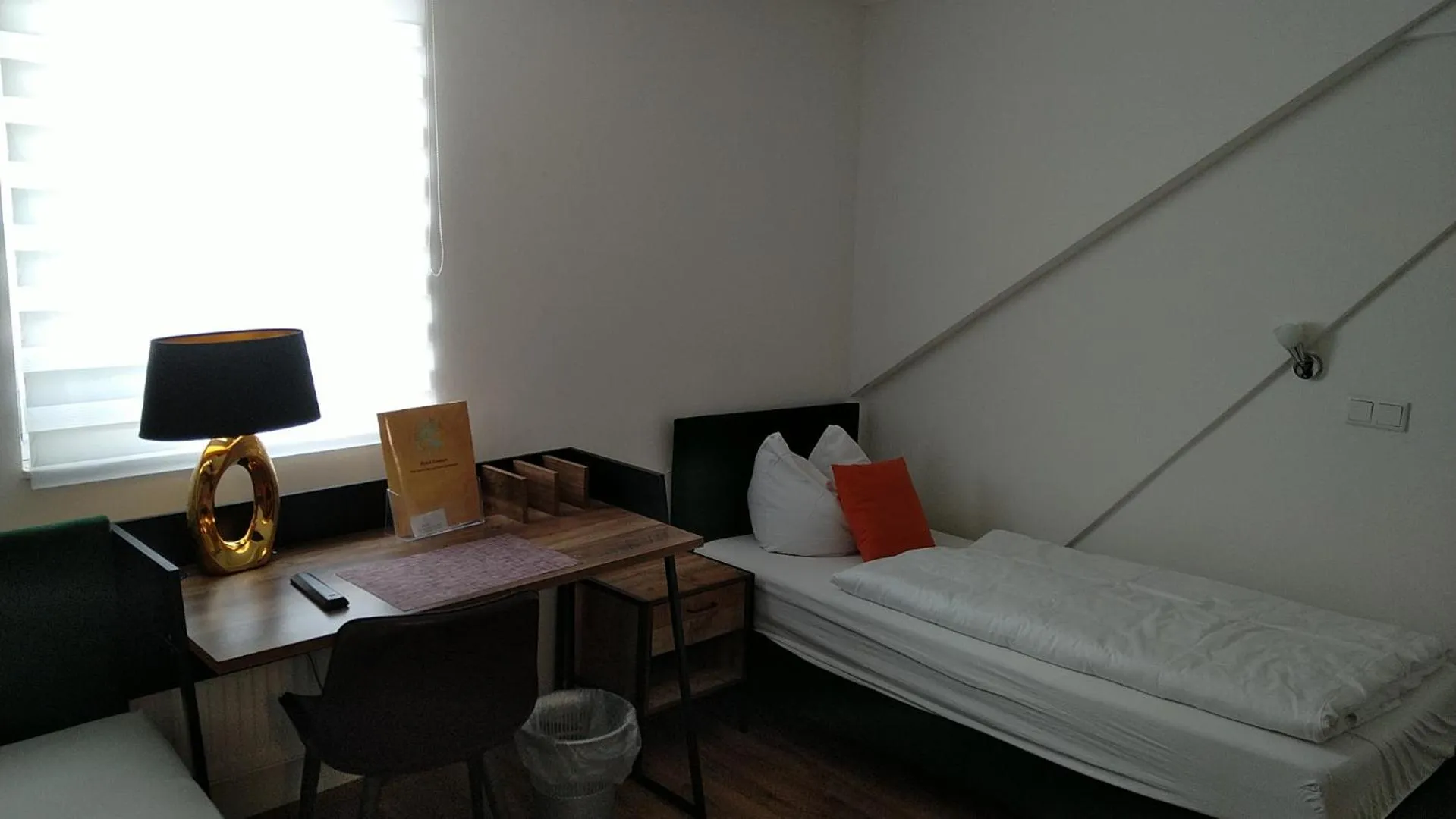 Photo of the whole room, Bed in Hotel Zentrum