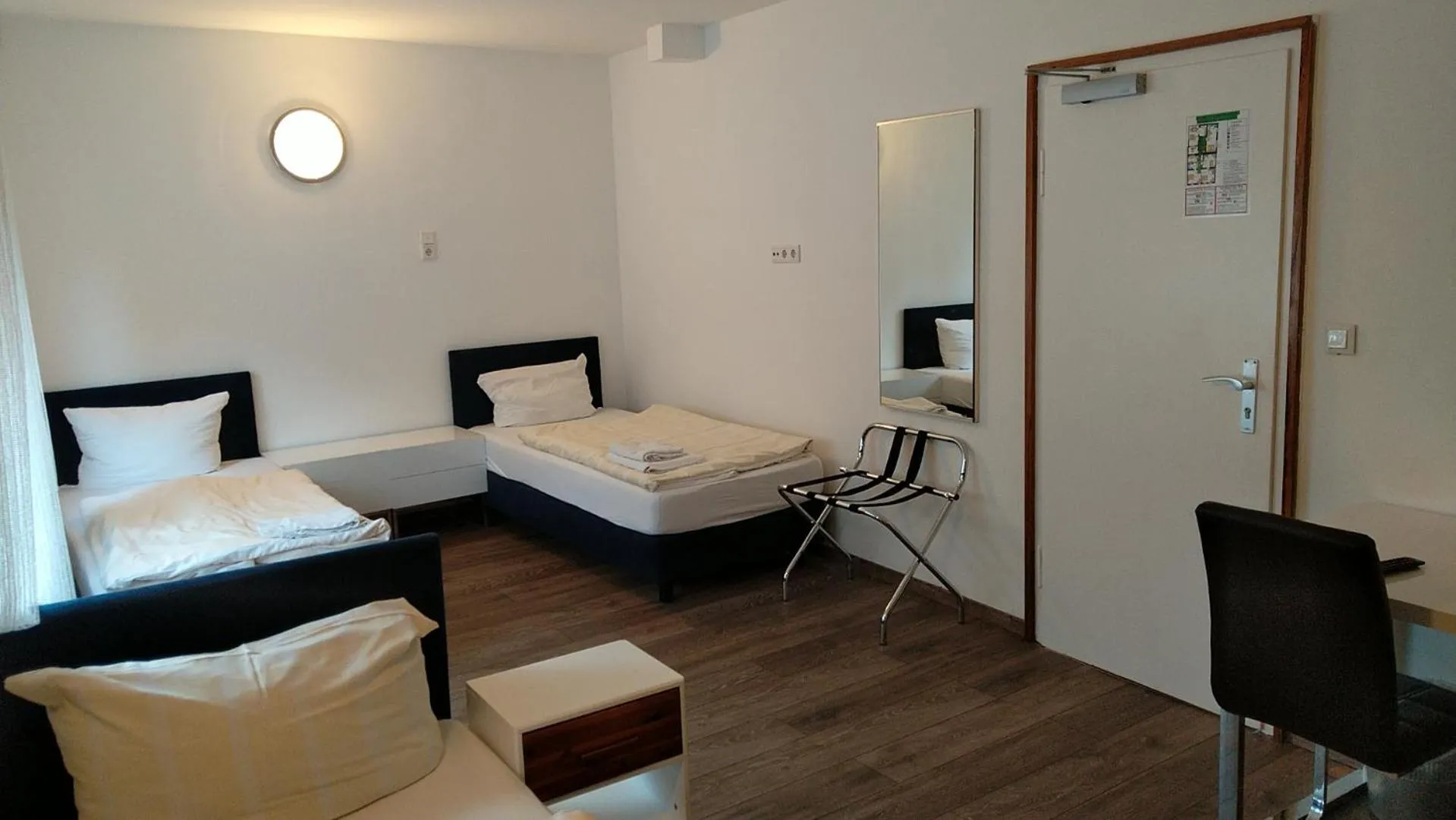 Bedroom, Bed in Hotel Zentrum