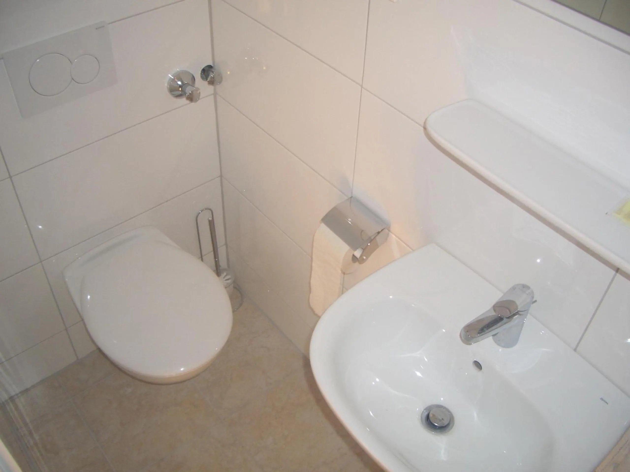 Toilet in Hotel Zentrum