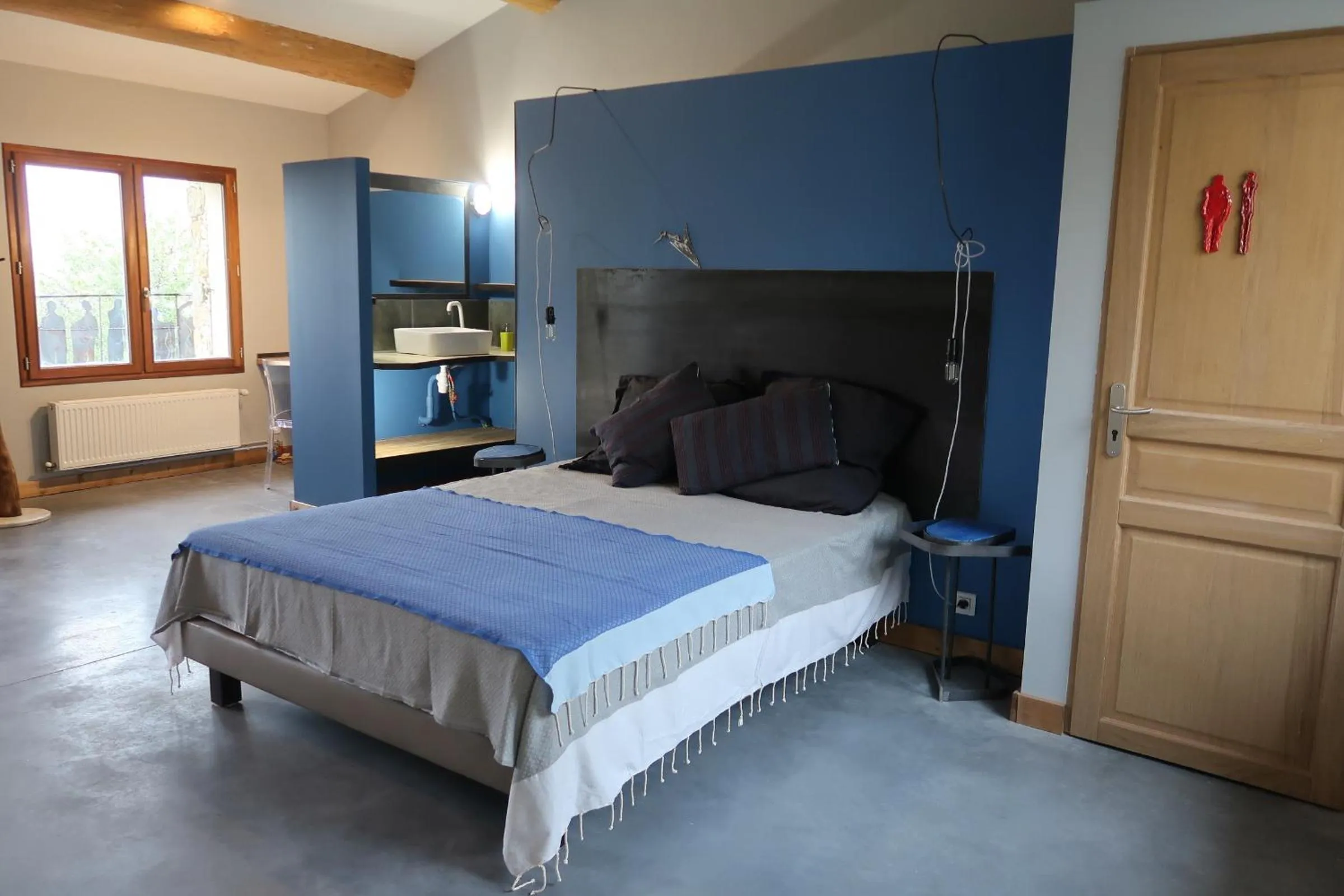 Bedroom, Bed in tempepailla