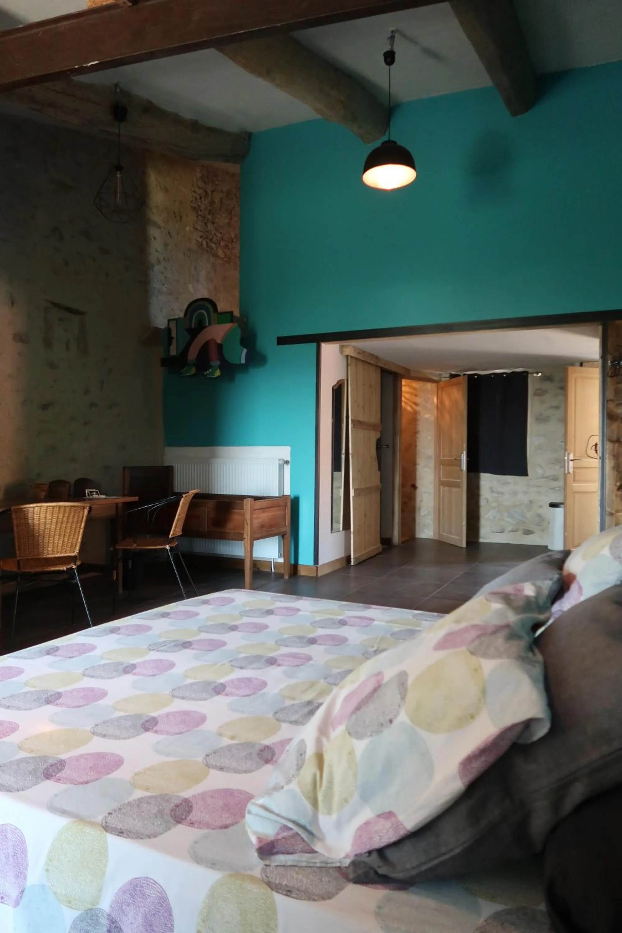 Bedroom, Bed in tempepailla