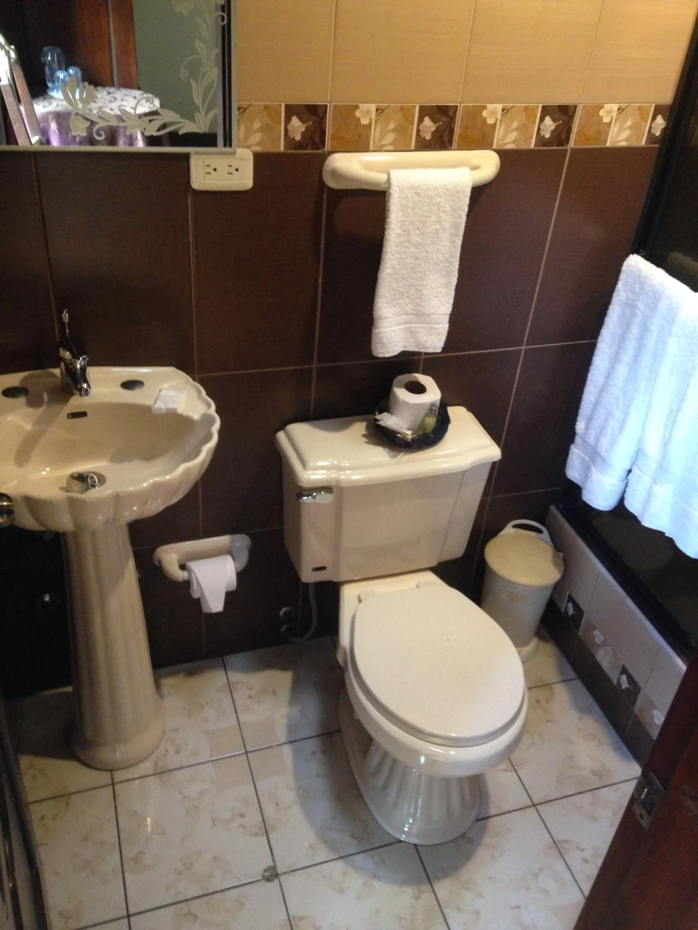 Bathroom in La Posada Cuencana Hotel