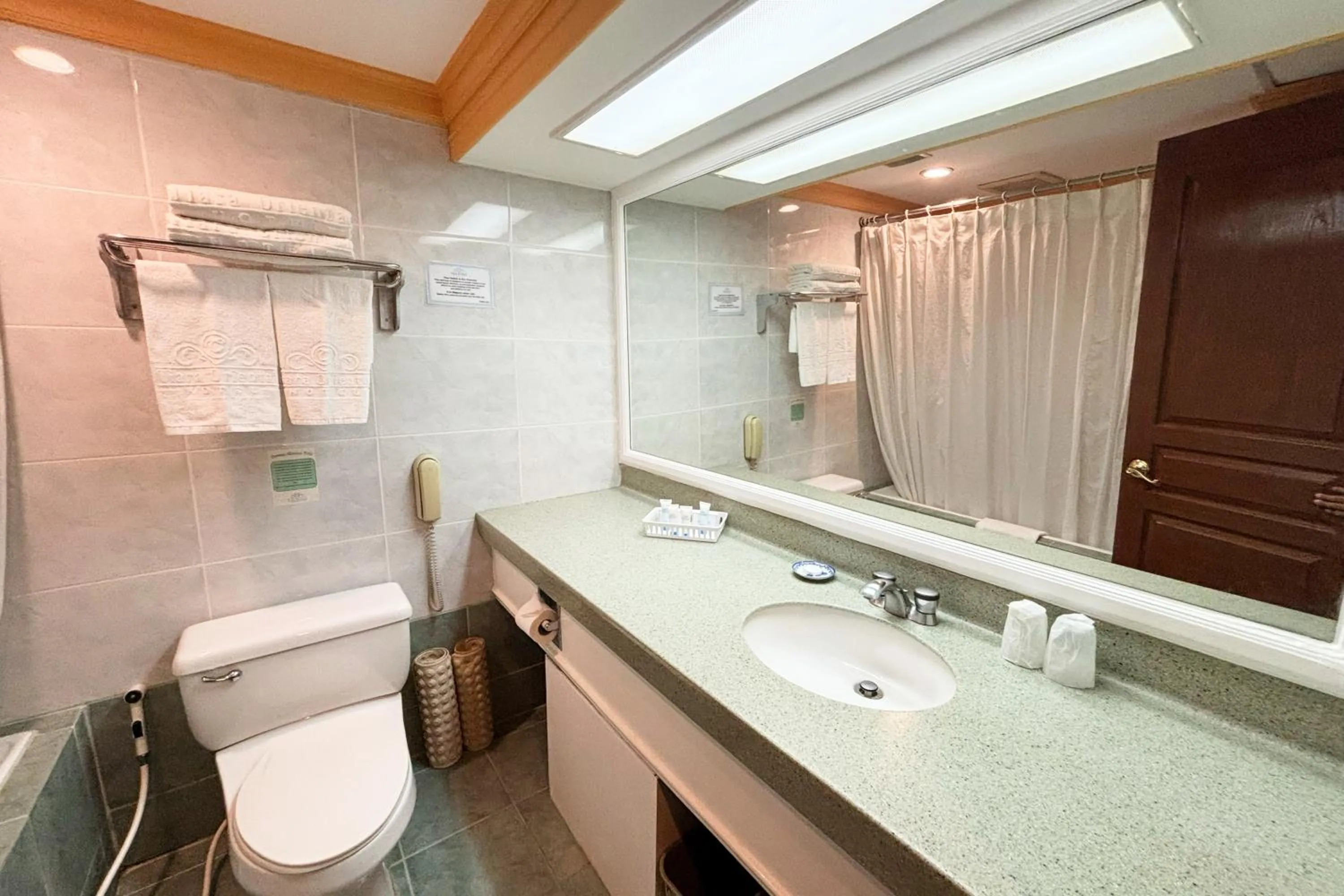 Tiara Oriental Hotel Makati powered by Cocotel