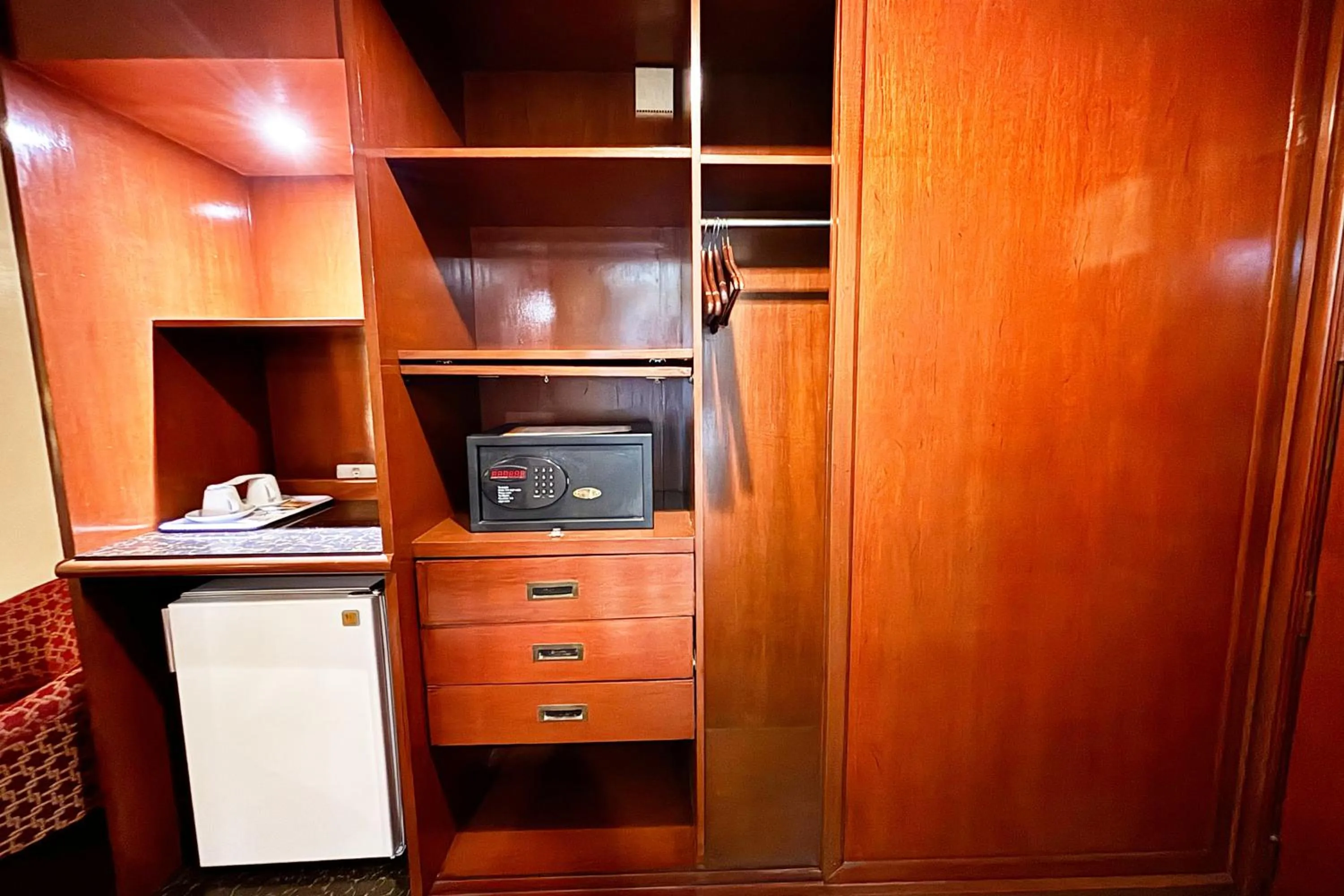 Tiara Oriental Hotel Makati powered by Cocotel