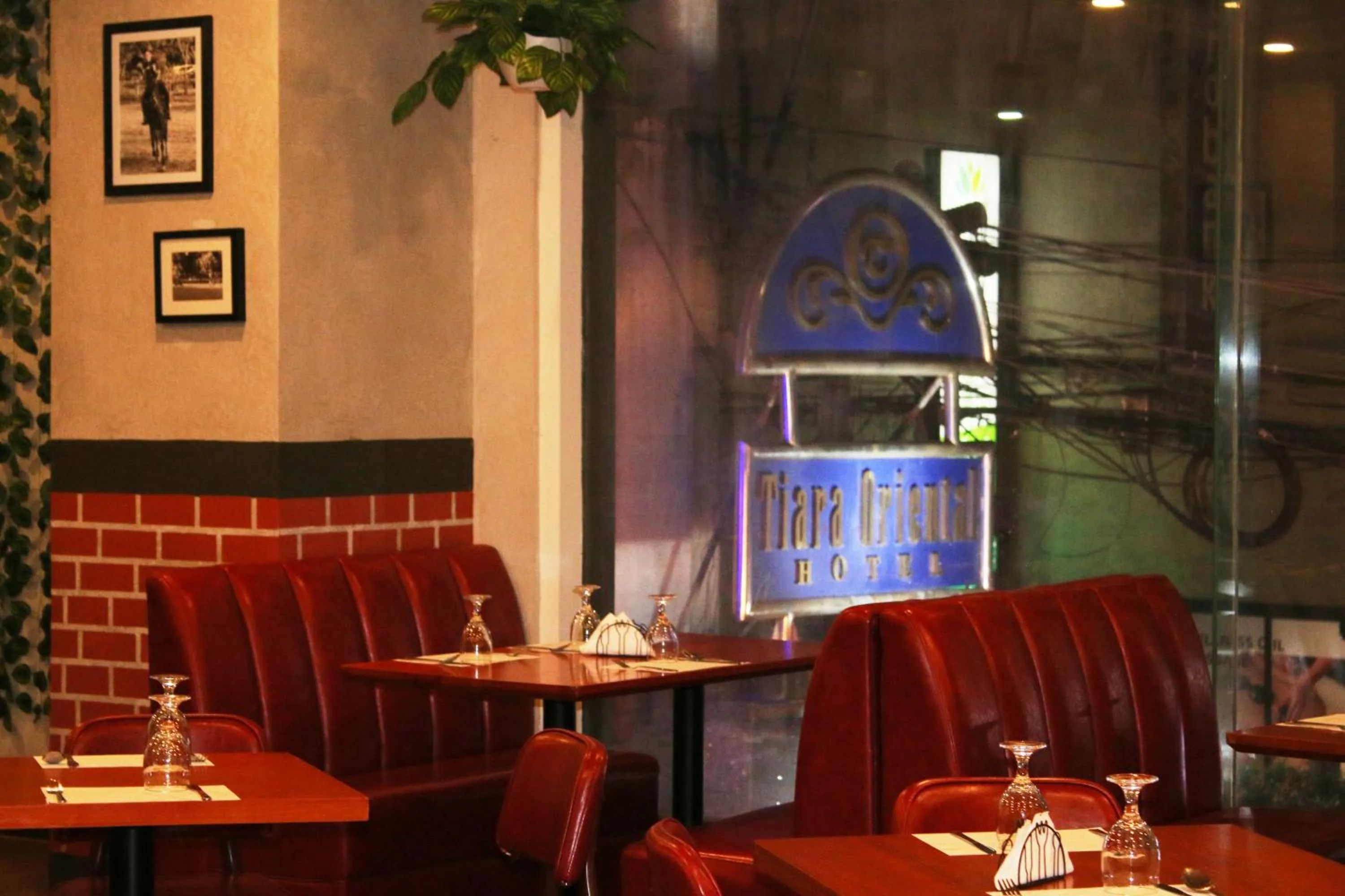 Restaurant/places to eat in Tiara Oriental Hotel Makati powered by Cocotel