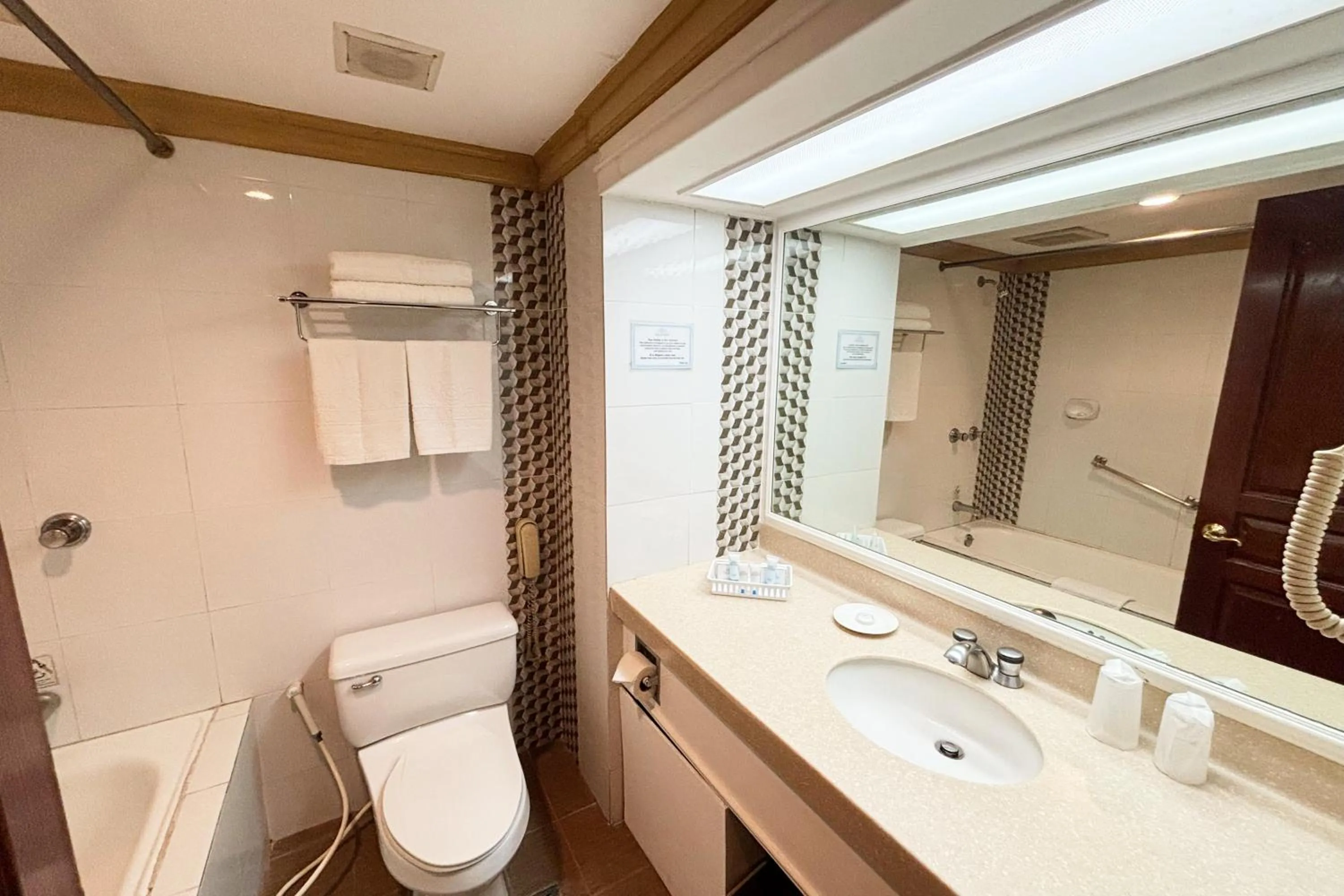 Tiara Oriental Hotel Makati powered by Cocotel