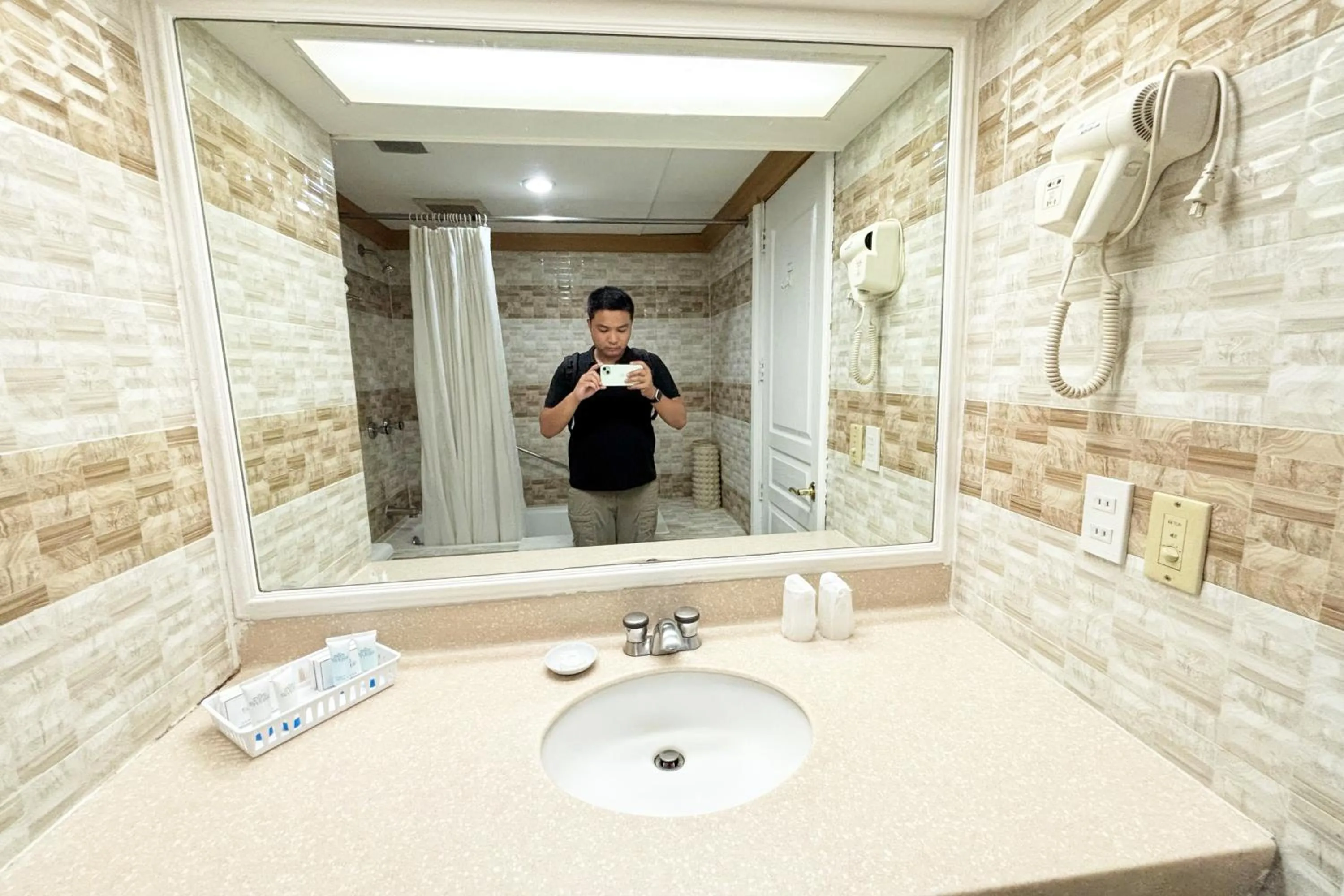 Tiara Oriental Hotel Makati powered by Cocotel