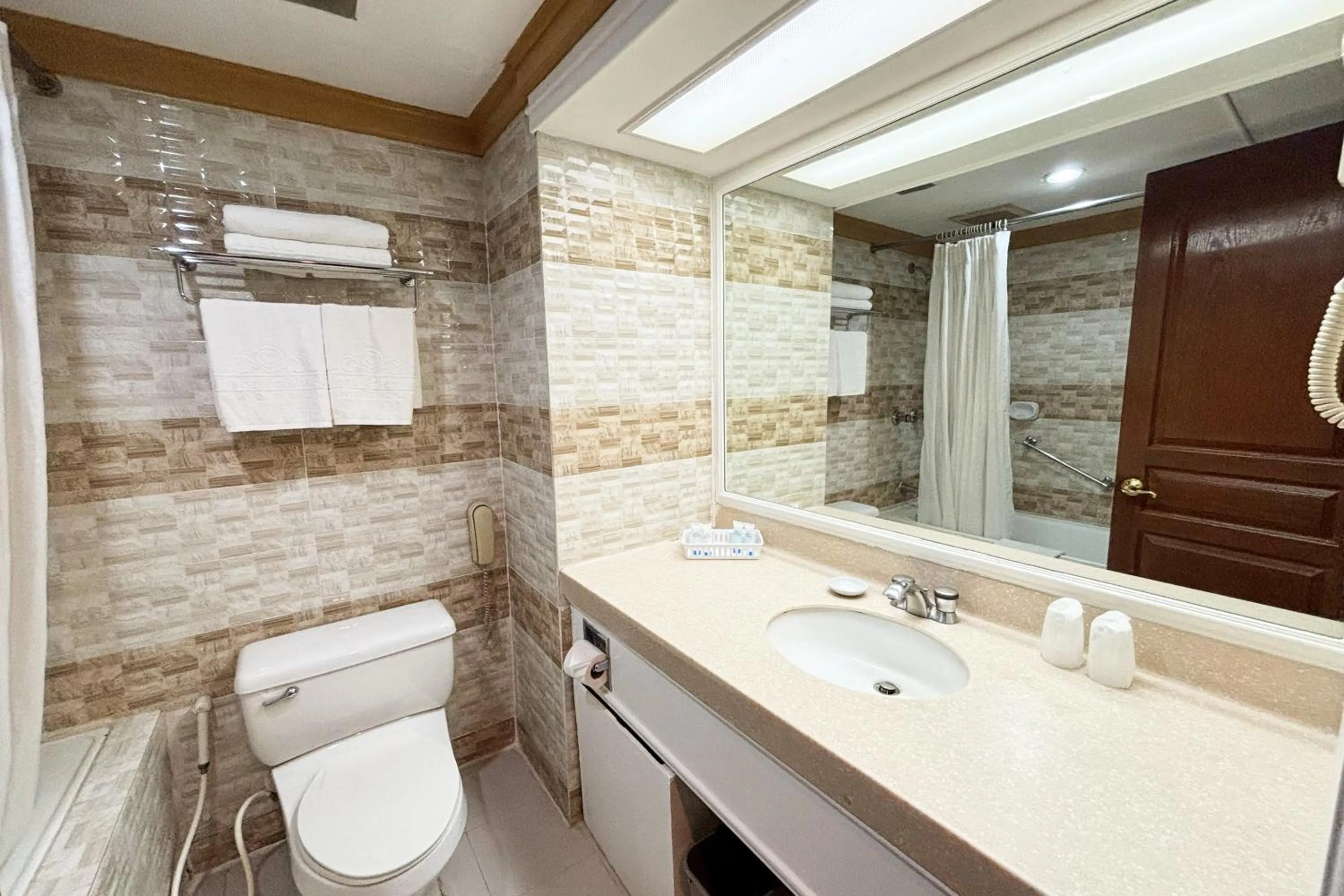 Tiara Oriental Hotel Makati powered by Cocotel