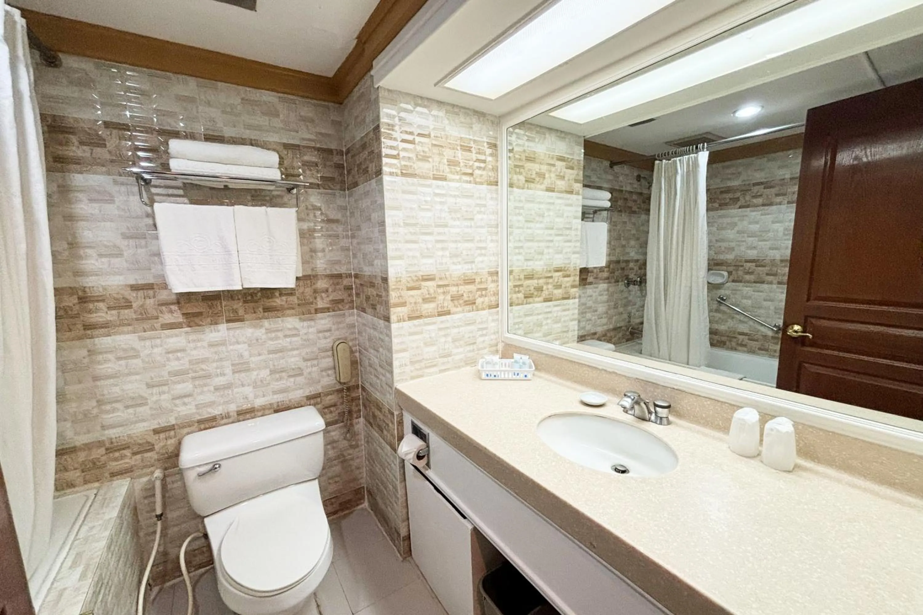 Tiara Oriental Hotel Makati powered by Cocotel